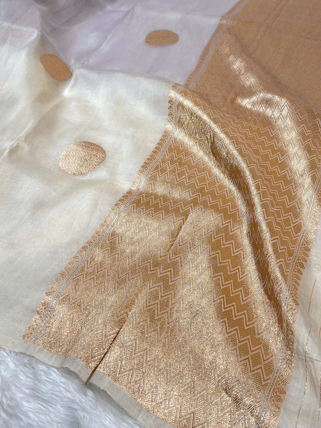 Pure Kora Organza Ombre Handloom Saree