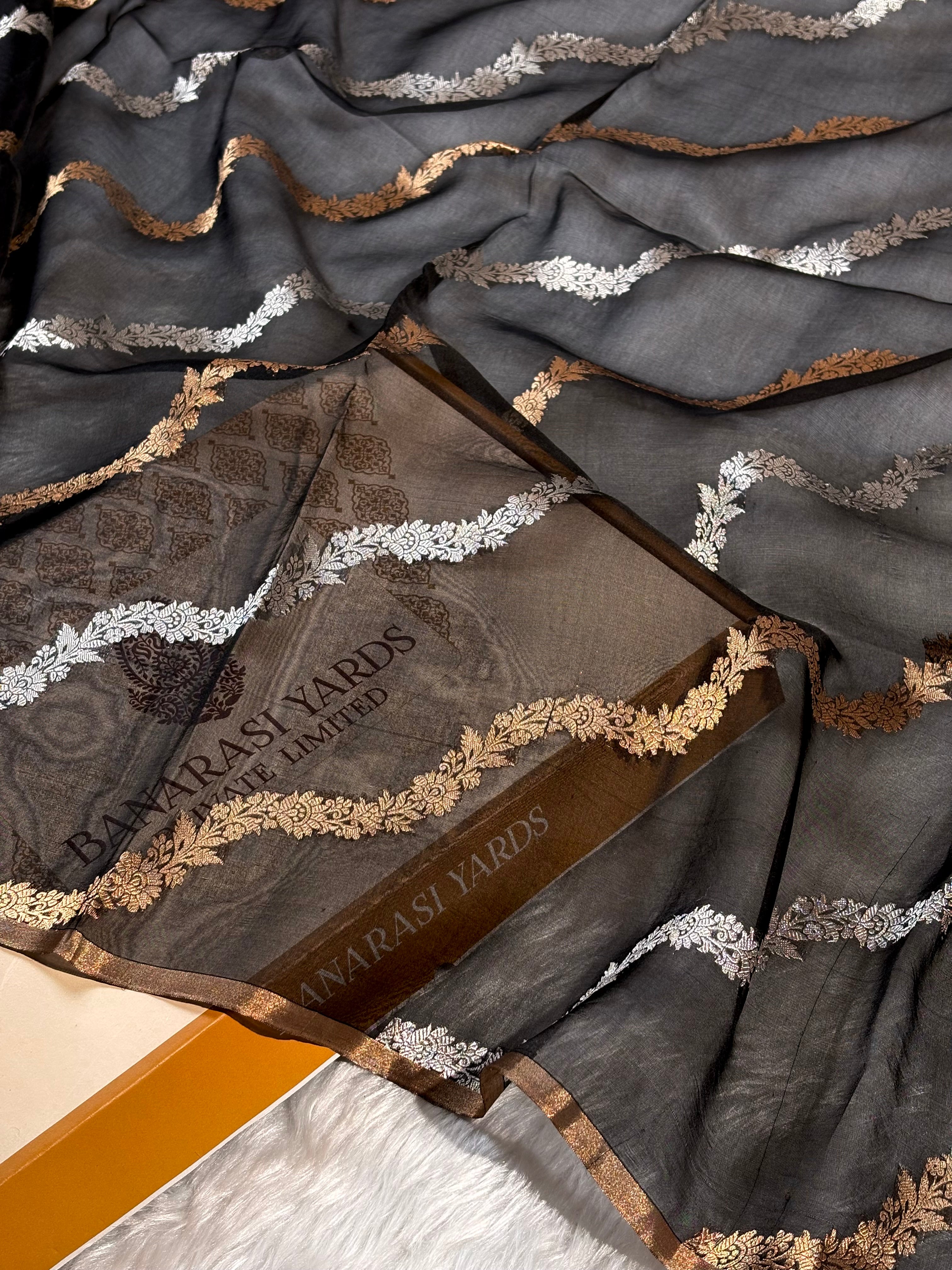 Pure Kora Organza Handloom Banarasi Saree