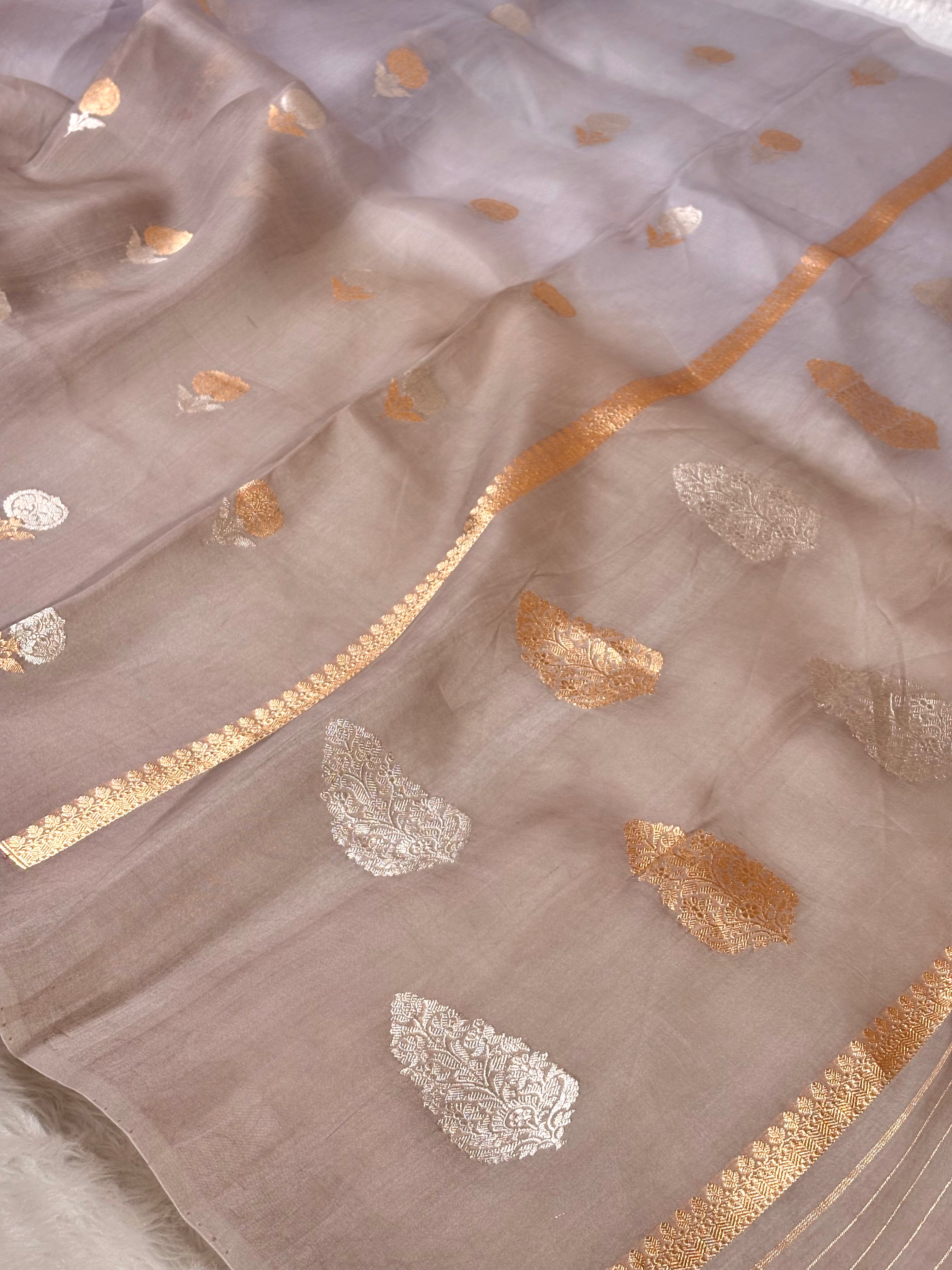 Pure Kora Organza Handloom Banarasi