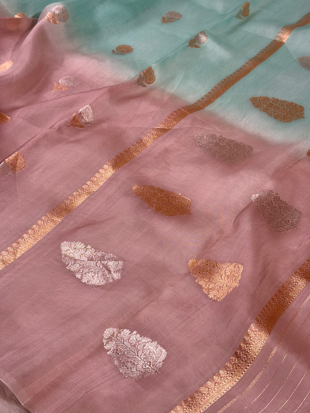 Pure kora Organza Ombre Handloom Banarasi Saree