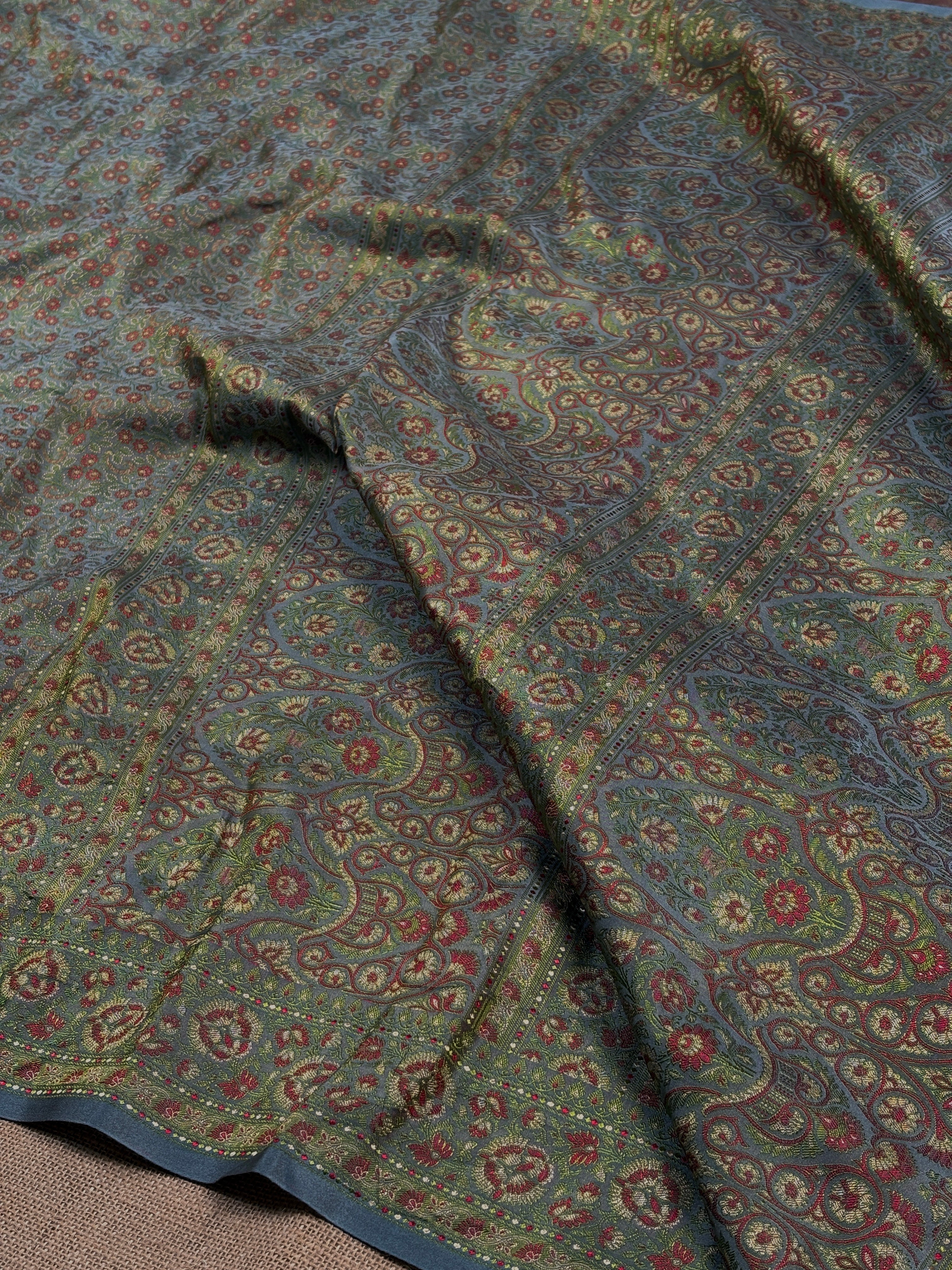 Premium Katan Jamawar Banarasi Saree