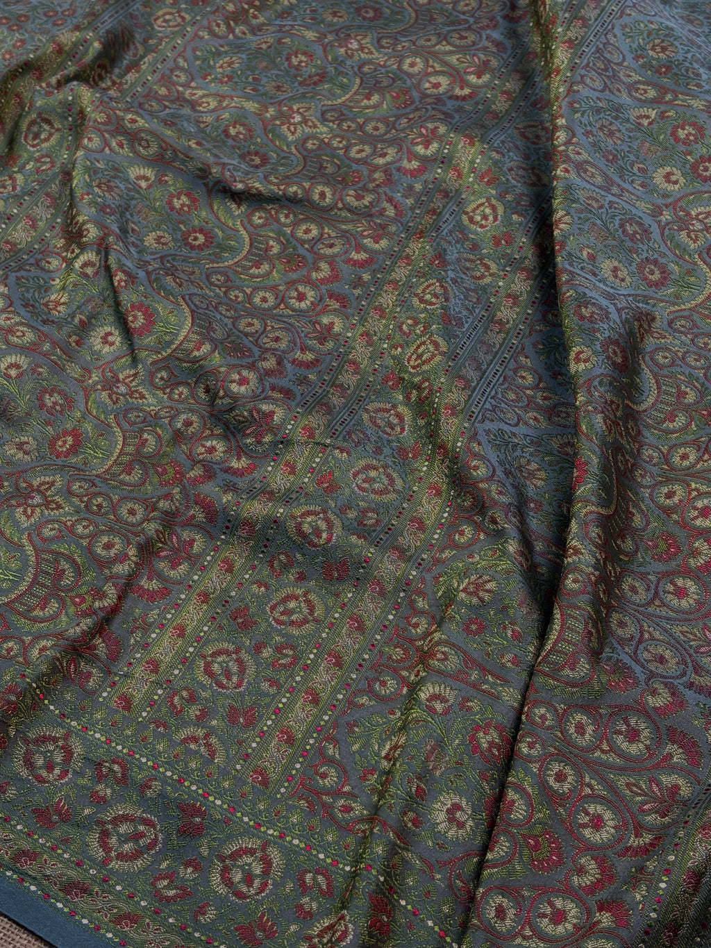 Premium Katan Jamawar Banarasi Saree