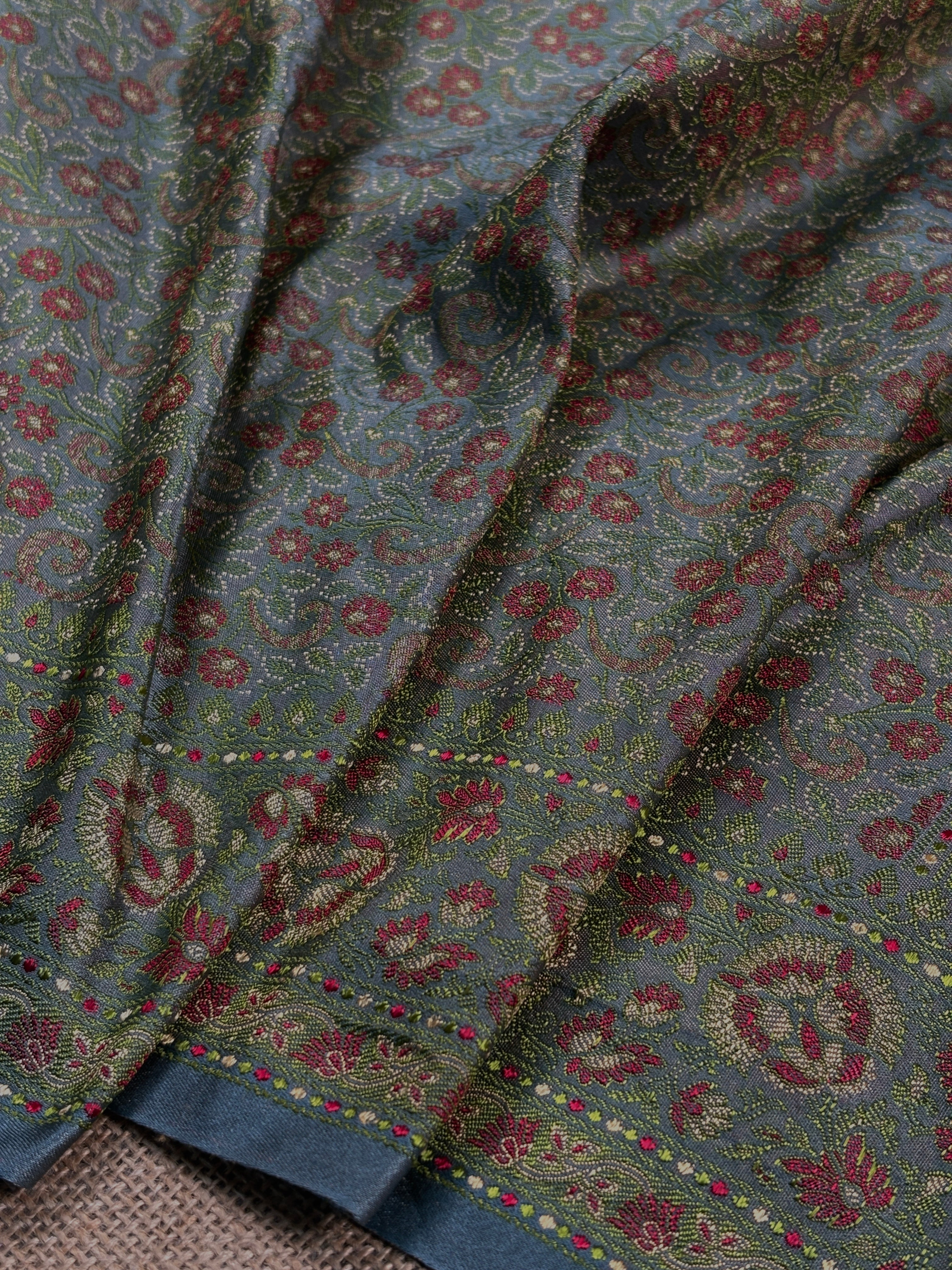 Premium Katan Jamawar Banarasi Saree