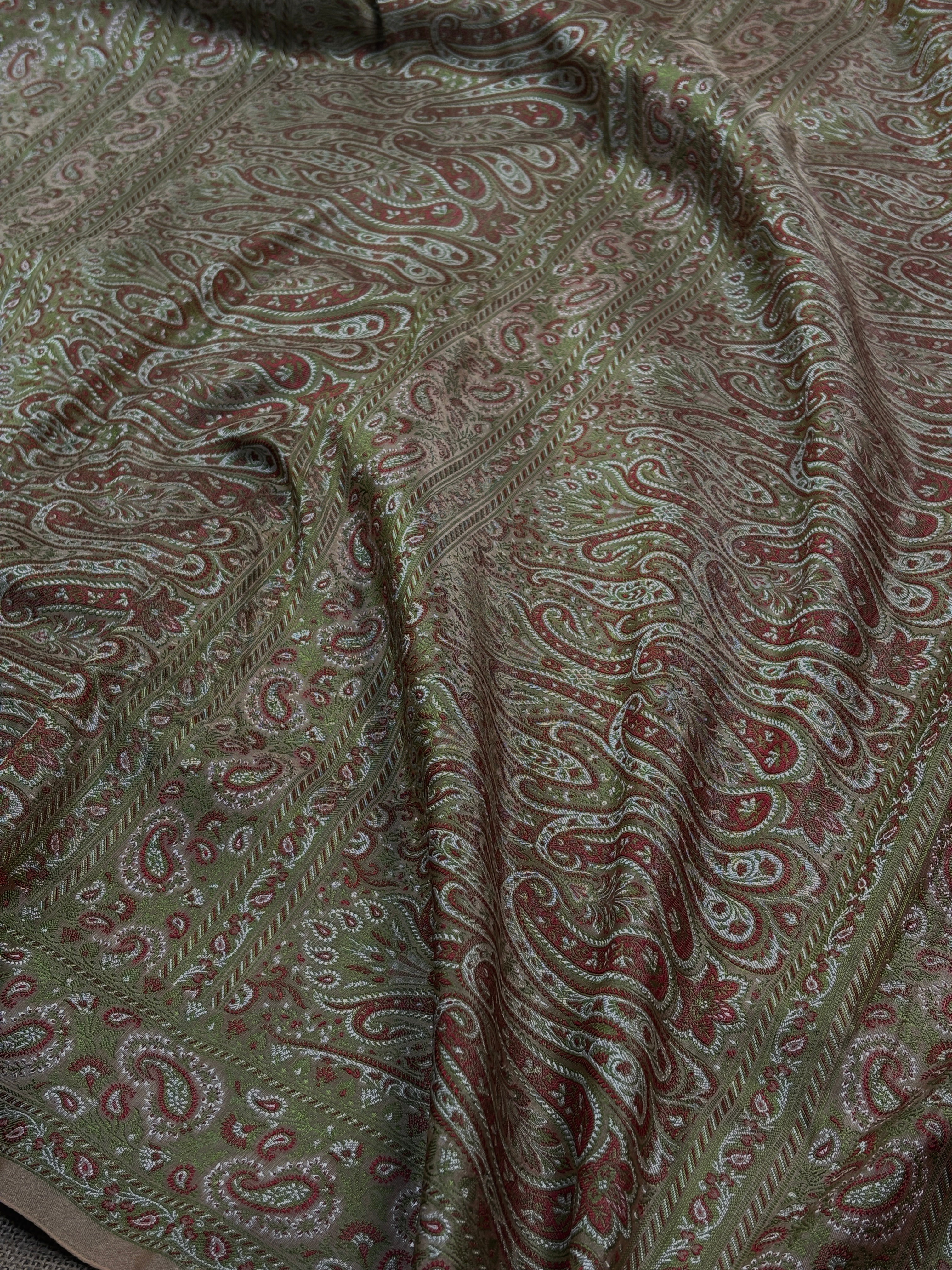 Premium Katan Jamawar Banarasi Saree