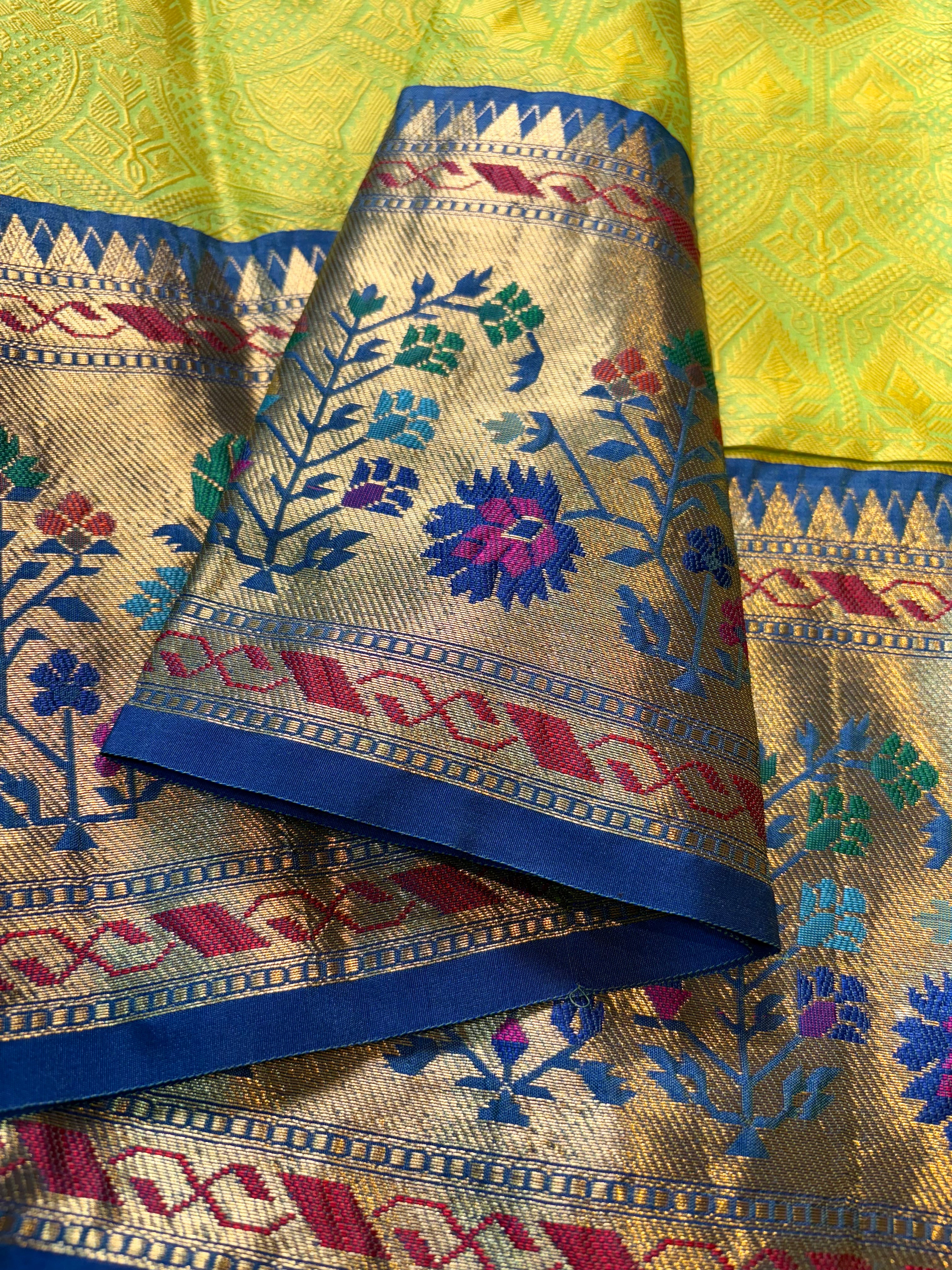 Contrast Banarasi Fancy Katan Tanchui Meena Saree