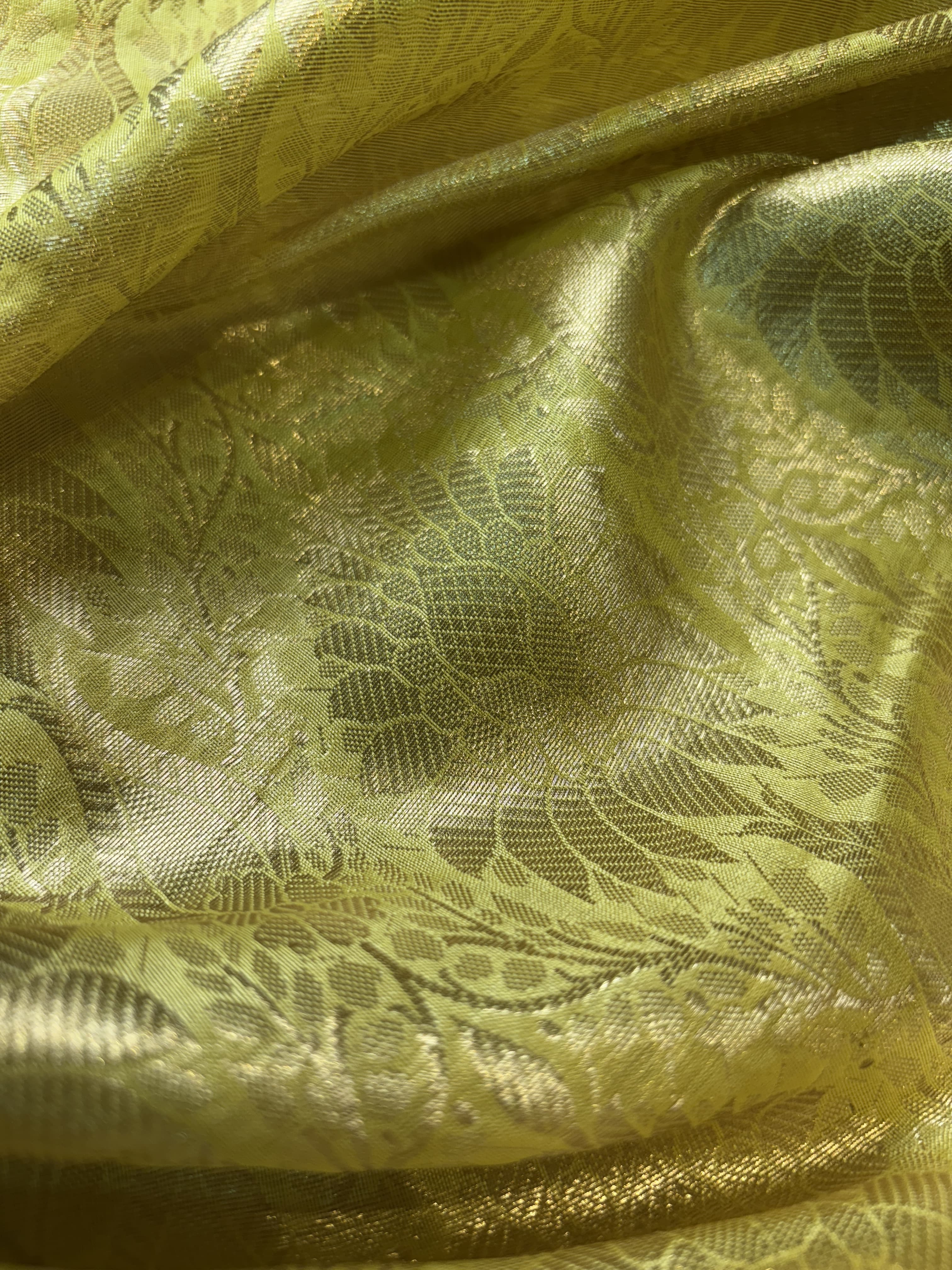 Contrast Banarasi Fancy Katan Brocade Silk Saree