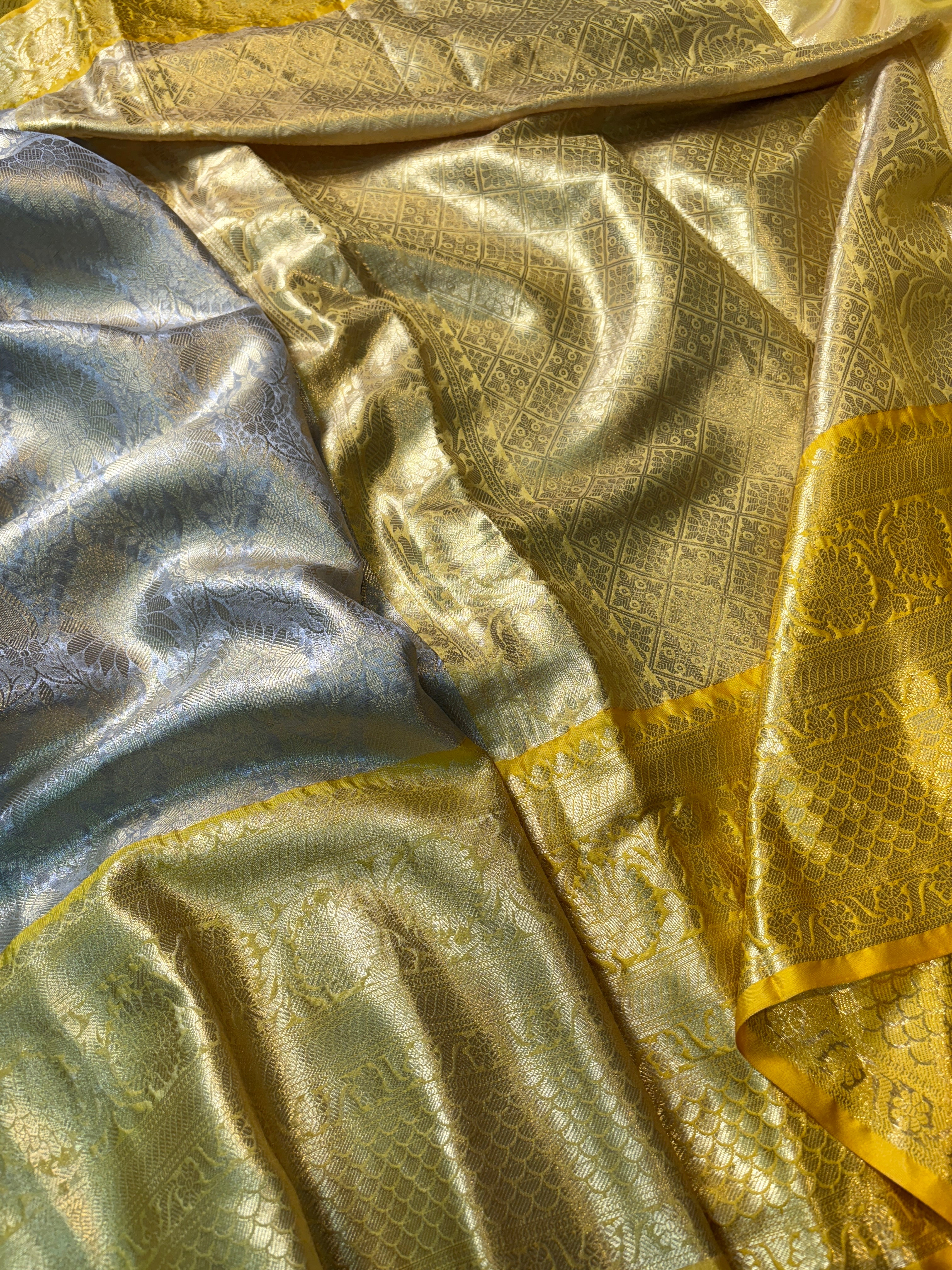 Contrast Banarasi Fancy Katan Brocade Silk Saree