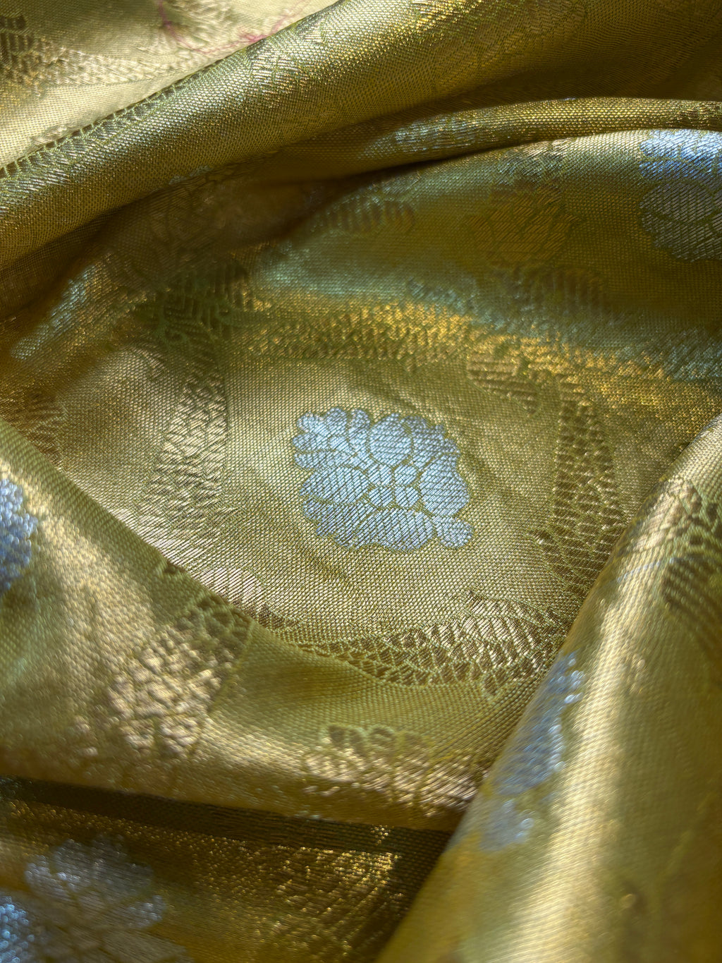 Contrast Banarasi Fancy Katan Tissue Alfi Silk Saree