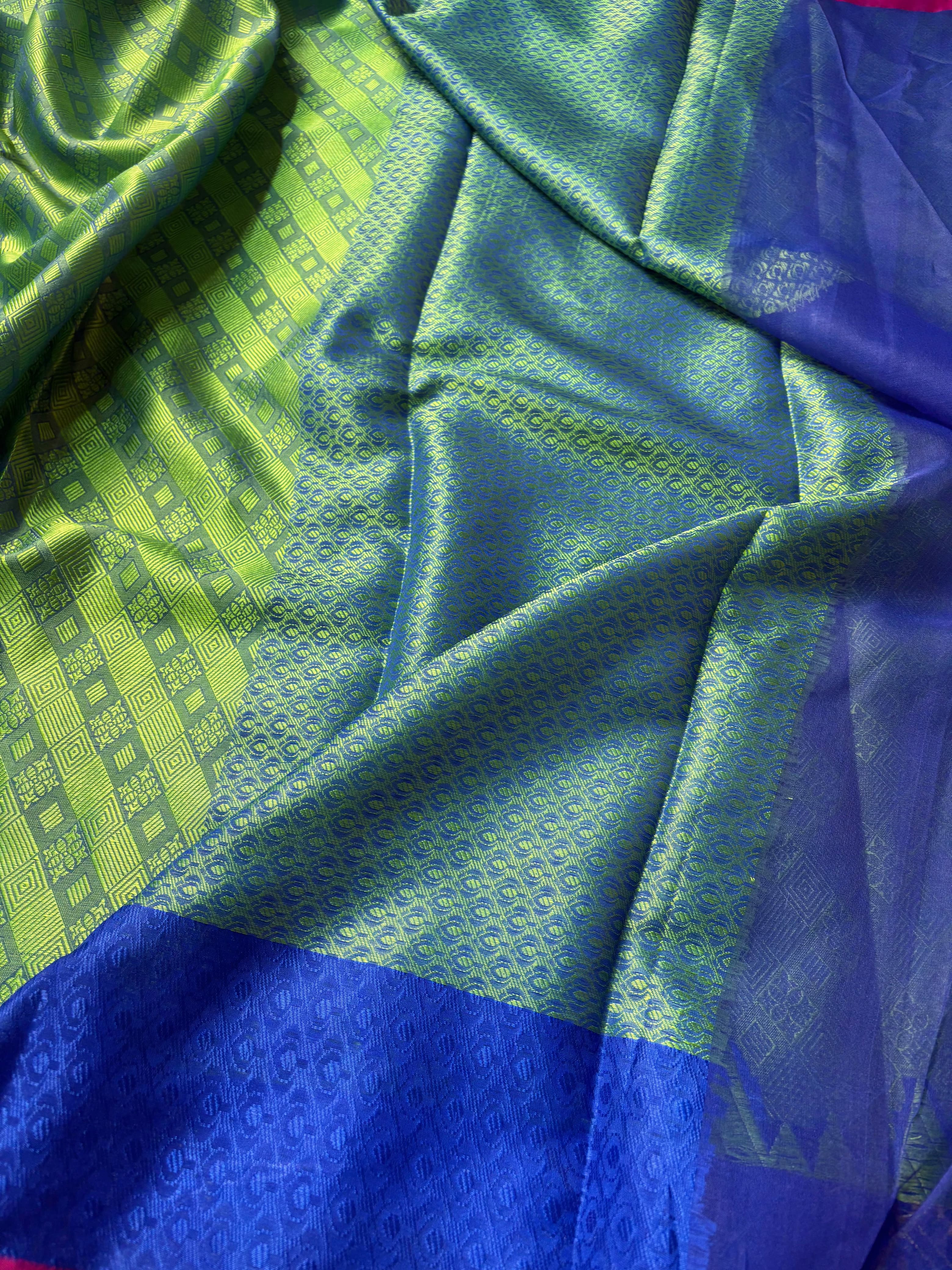 Contrast Banarasi Fancy Katan Tanchui Silk Saree