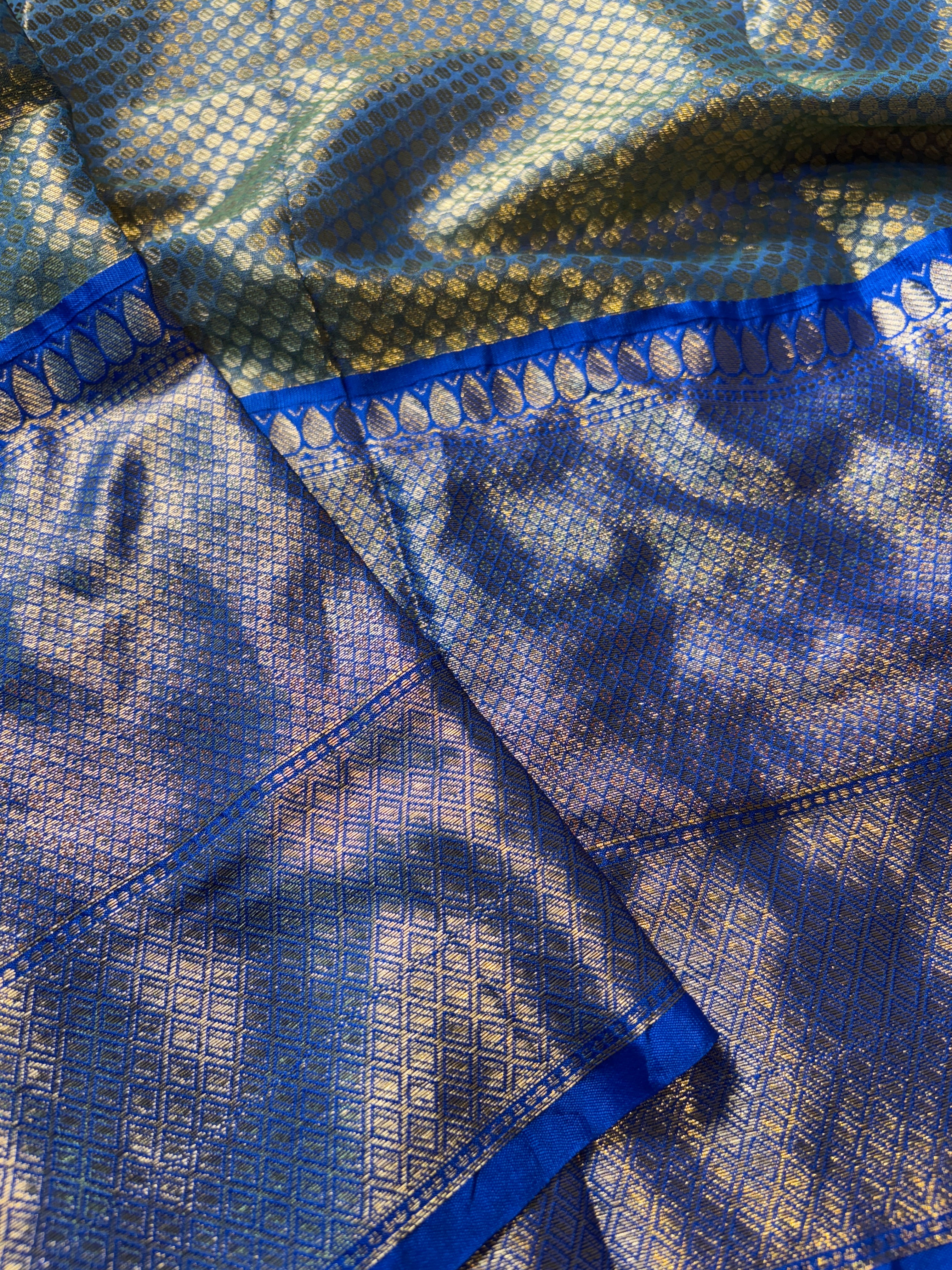 Contrast Banarasi Fancy Katan Tissue Meena Silk Saree