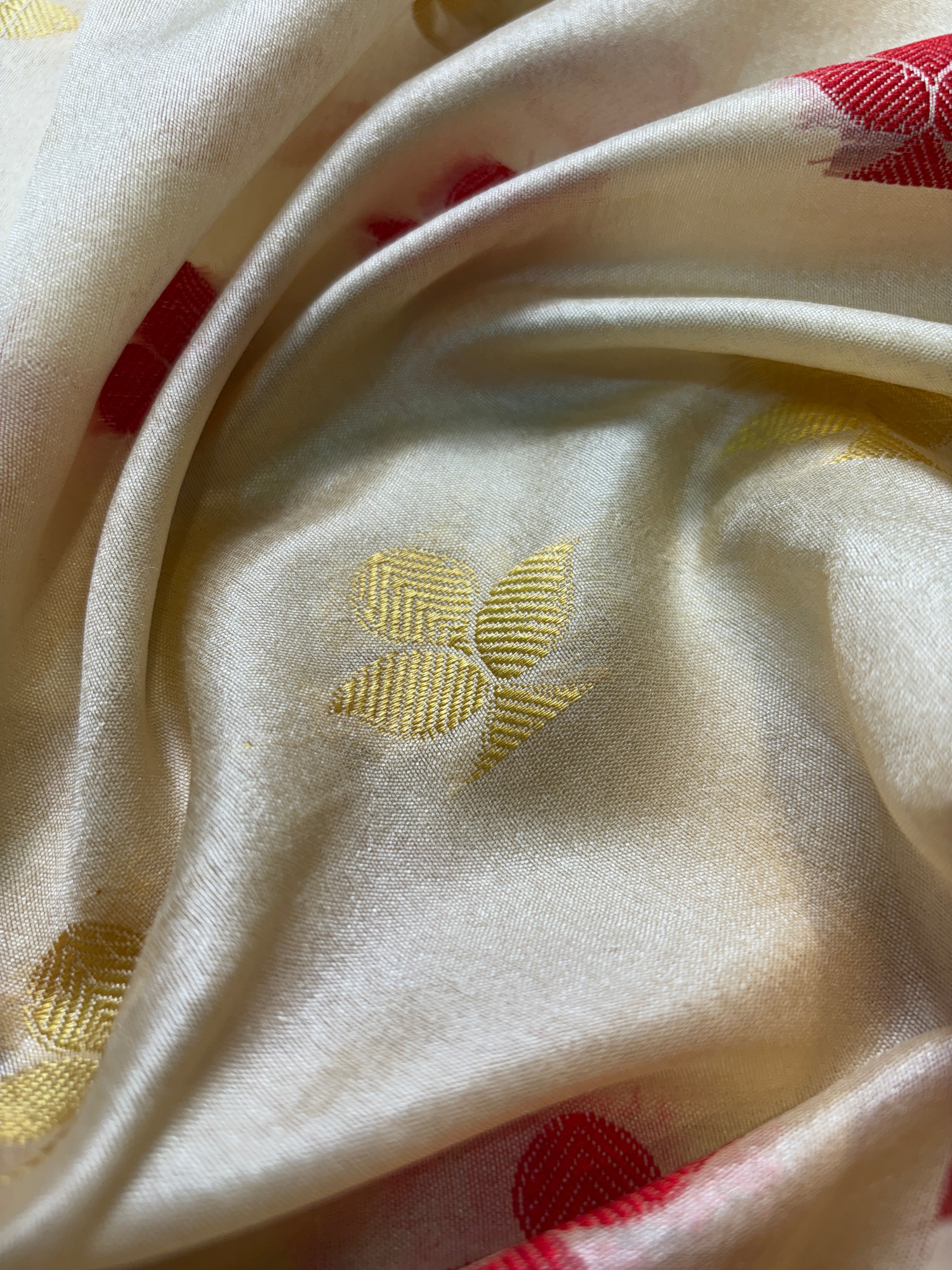 Contrast Banarasi Fancy Katan Alfi Meena Saree