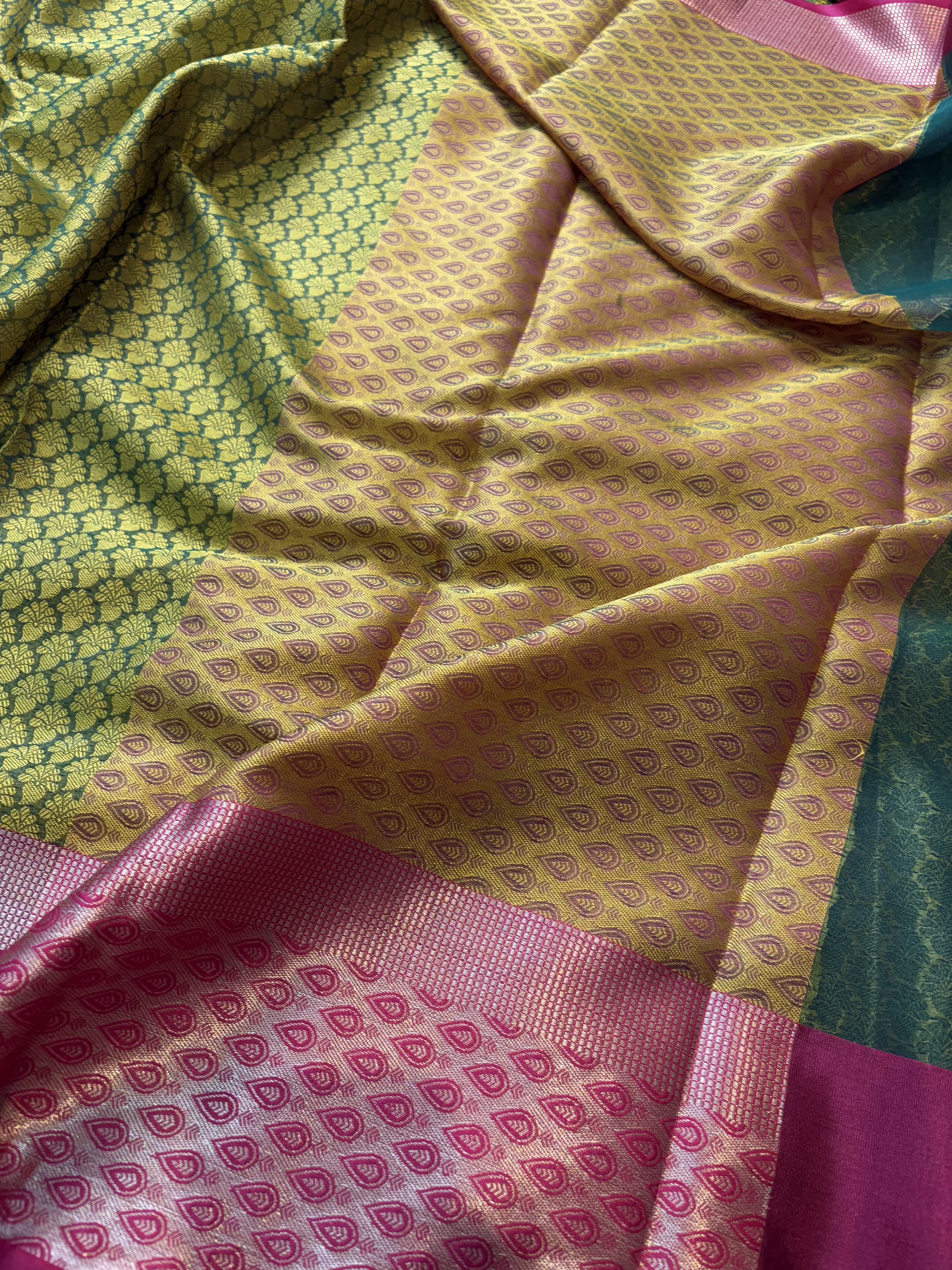 Contrast Banarasi Fancy Katan Tanchui Silk Saree