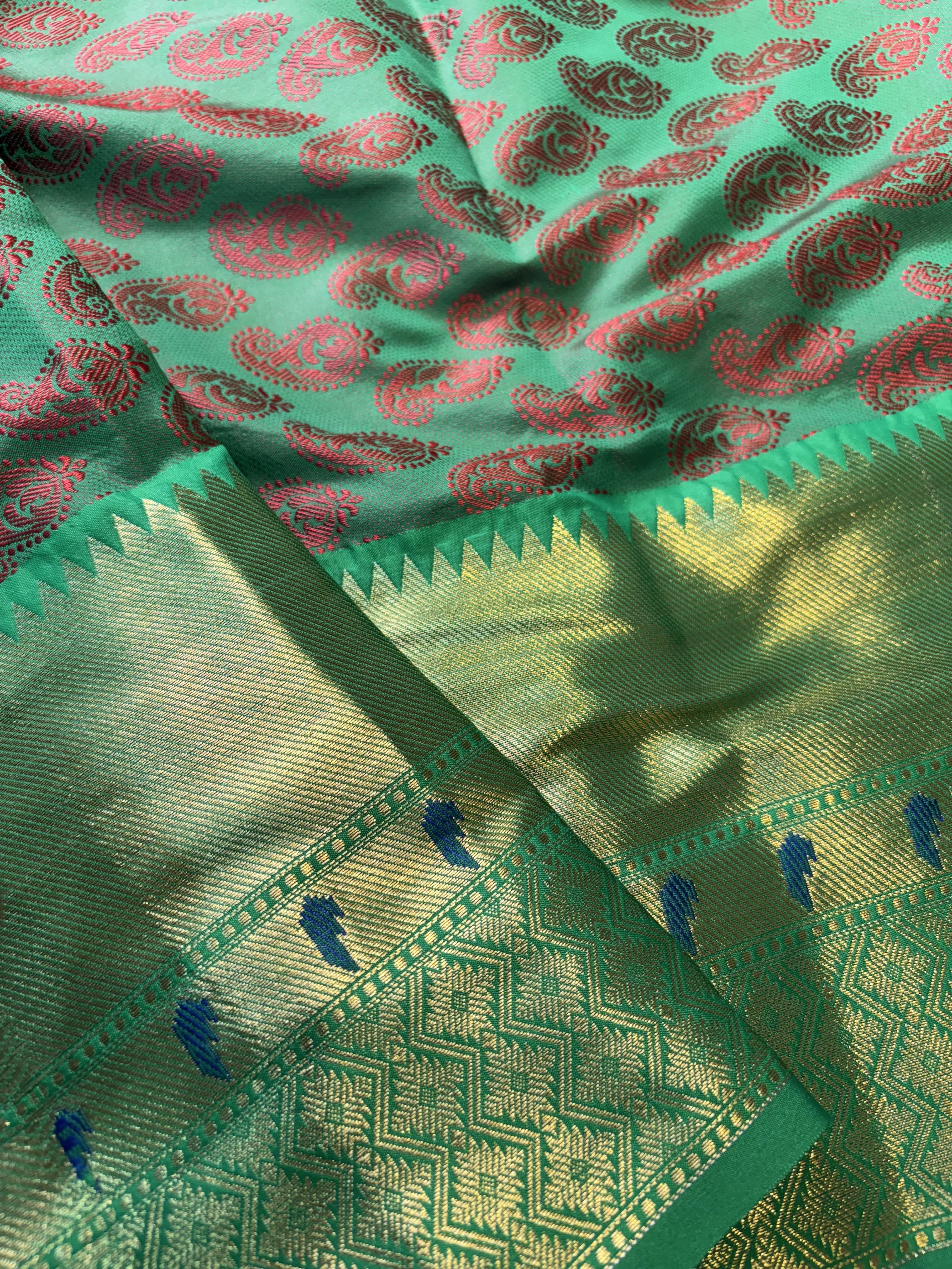 Contrast Banarasi Fancy Katan Tanchui Meena Saree