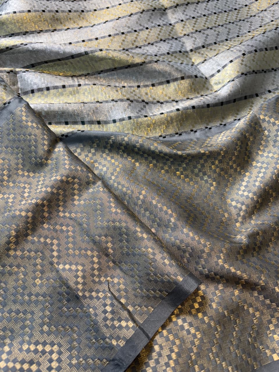 Contrast Banarasi Fancy Tissue Silk Saree