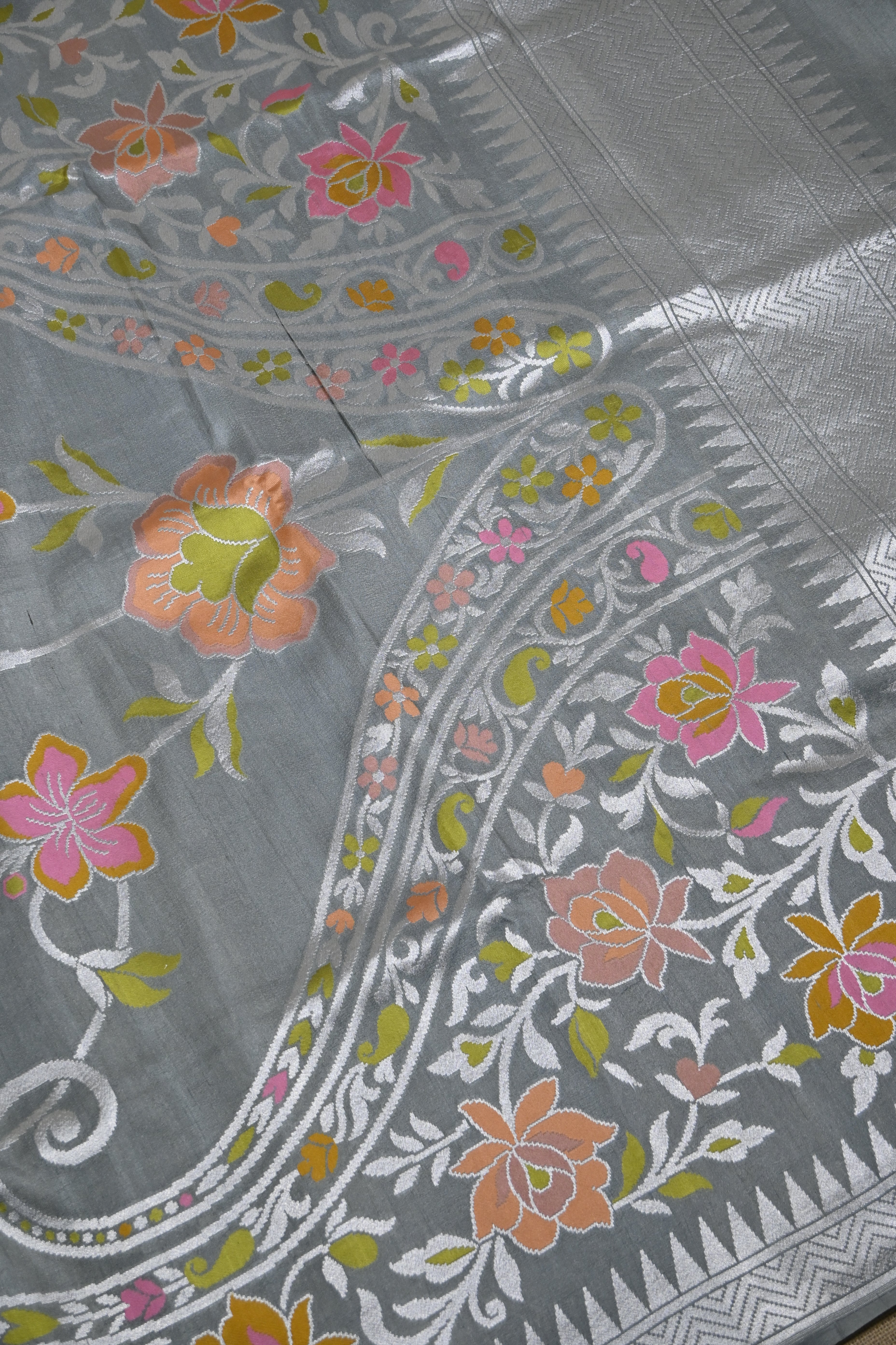 Loom Green Pure Banarasi Tussar Georgette Saree