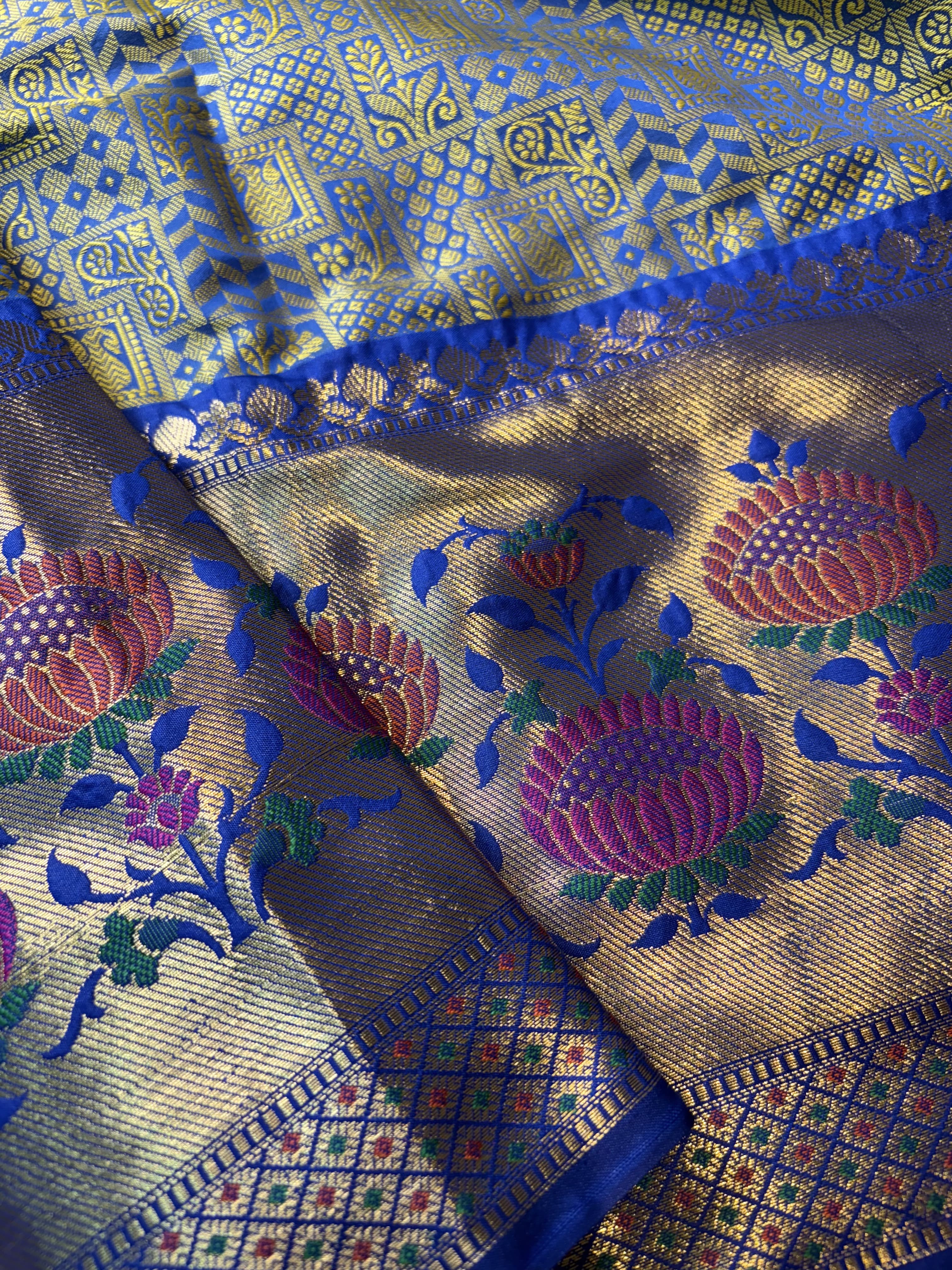 Contrast Banarasi Fancy Katan Tanchui Meena Saree