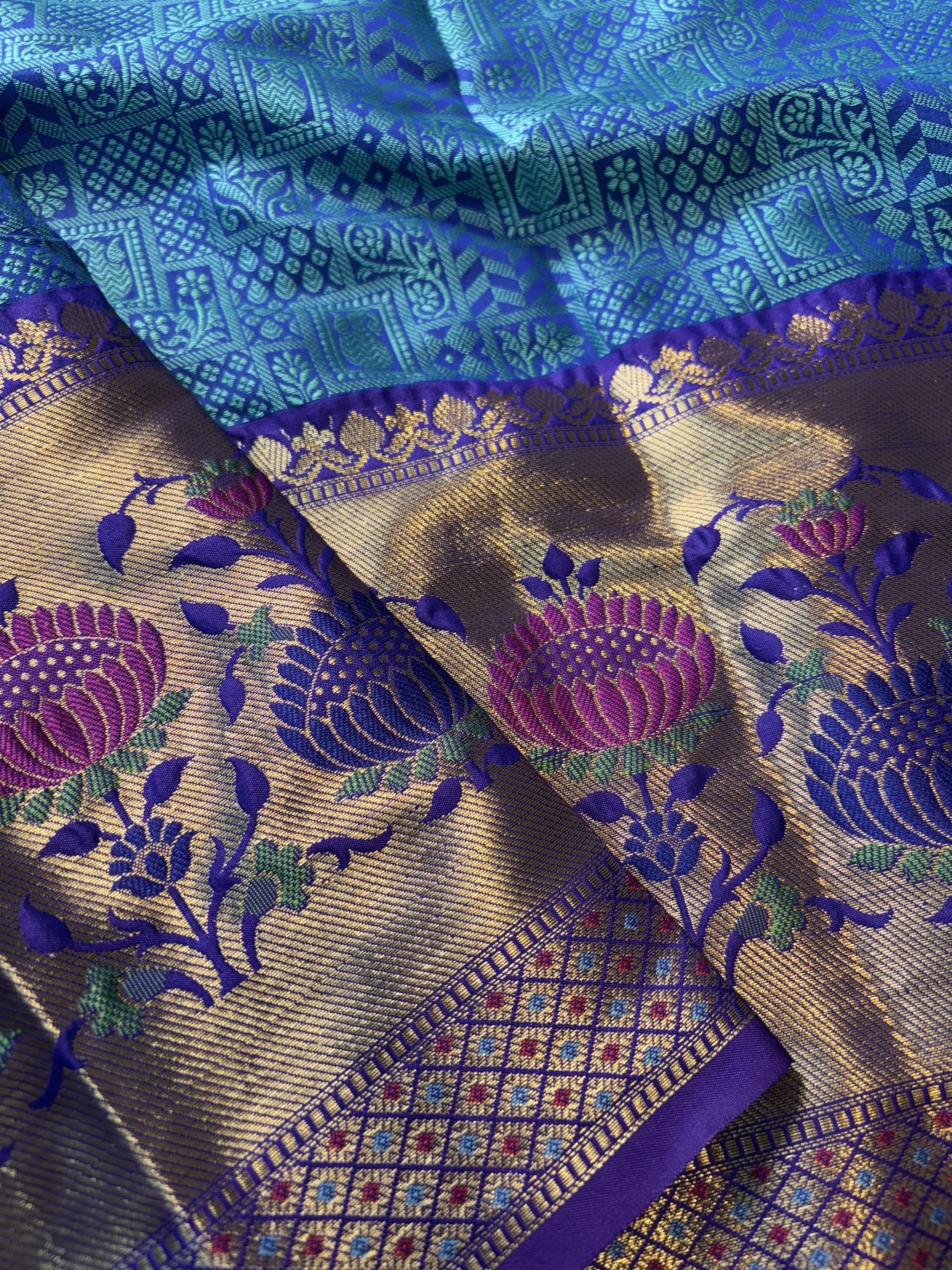 Contrast Banarasi Fancy Katan Tanchui Meena Saree