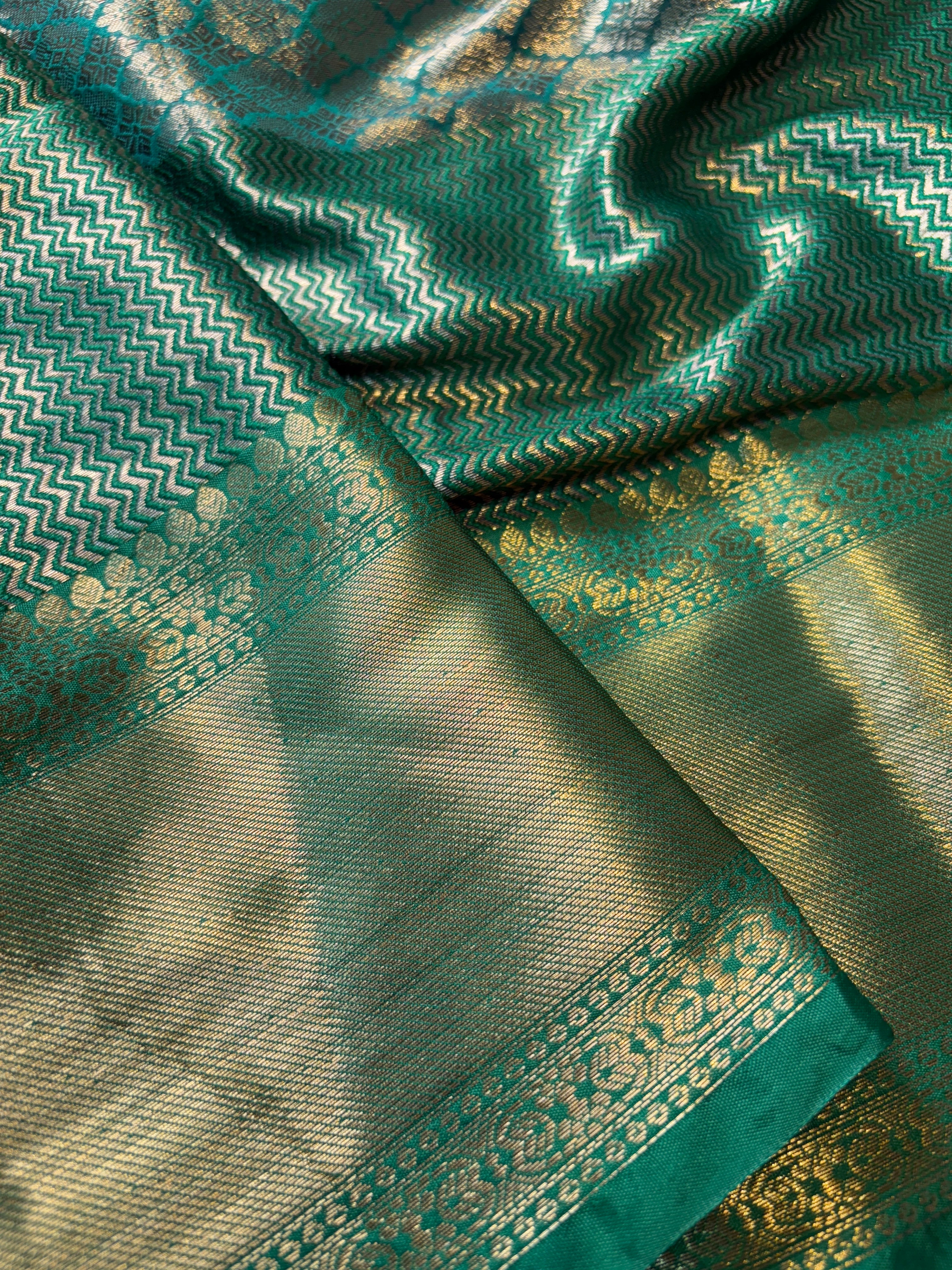 Contrast Banarasi Fancy Katan Brocade Silk Saree