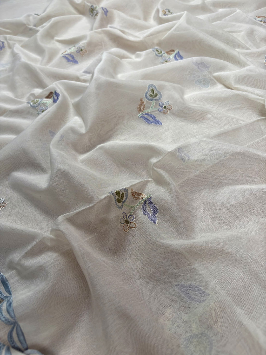 White Banarasi Pure Mul-Mul Silk Suit