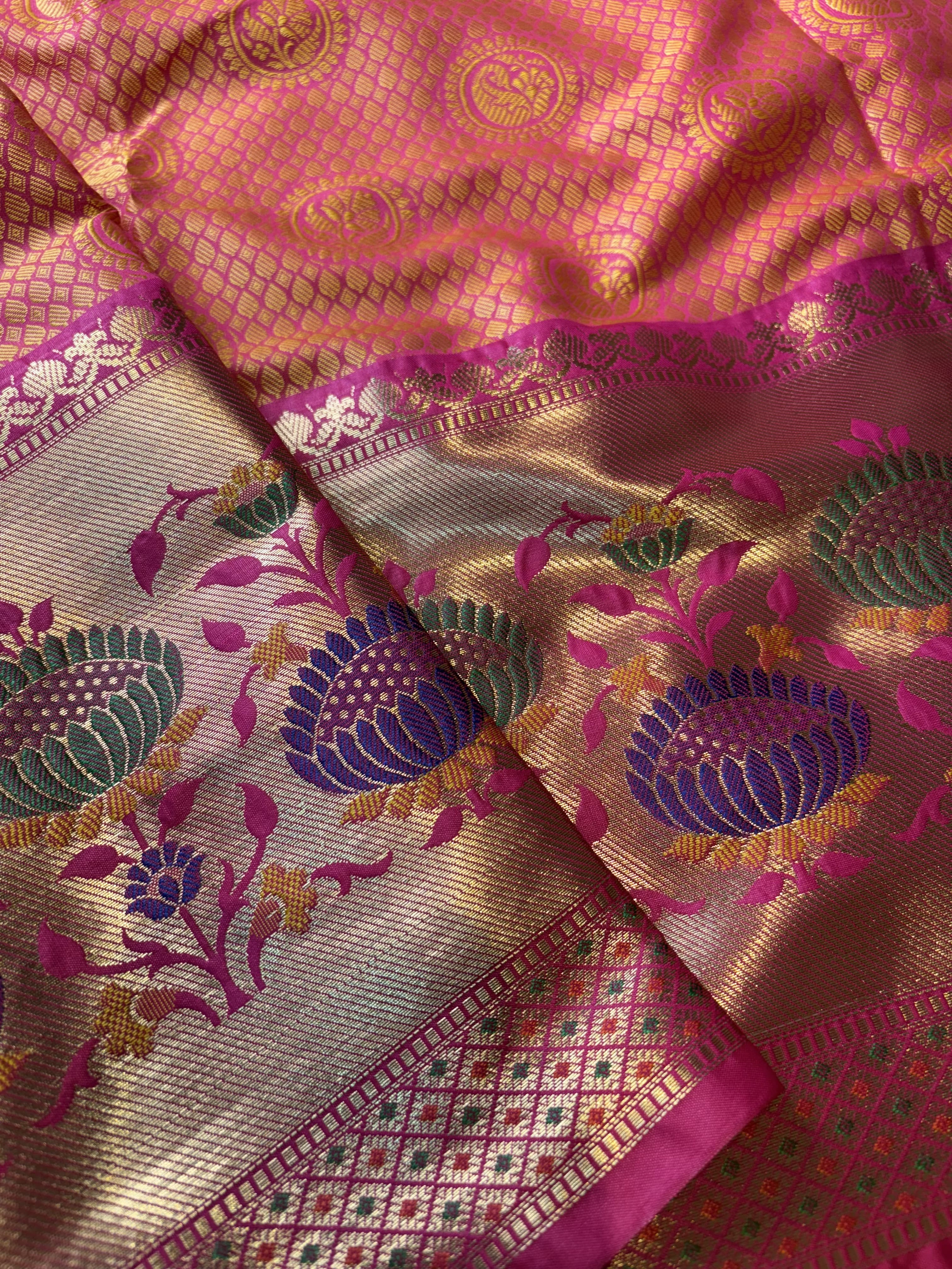 Contrast Banarasi Fancy Katan Tanchui Meena Saree