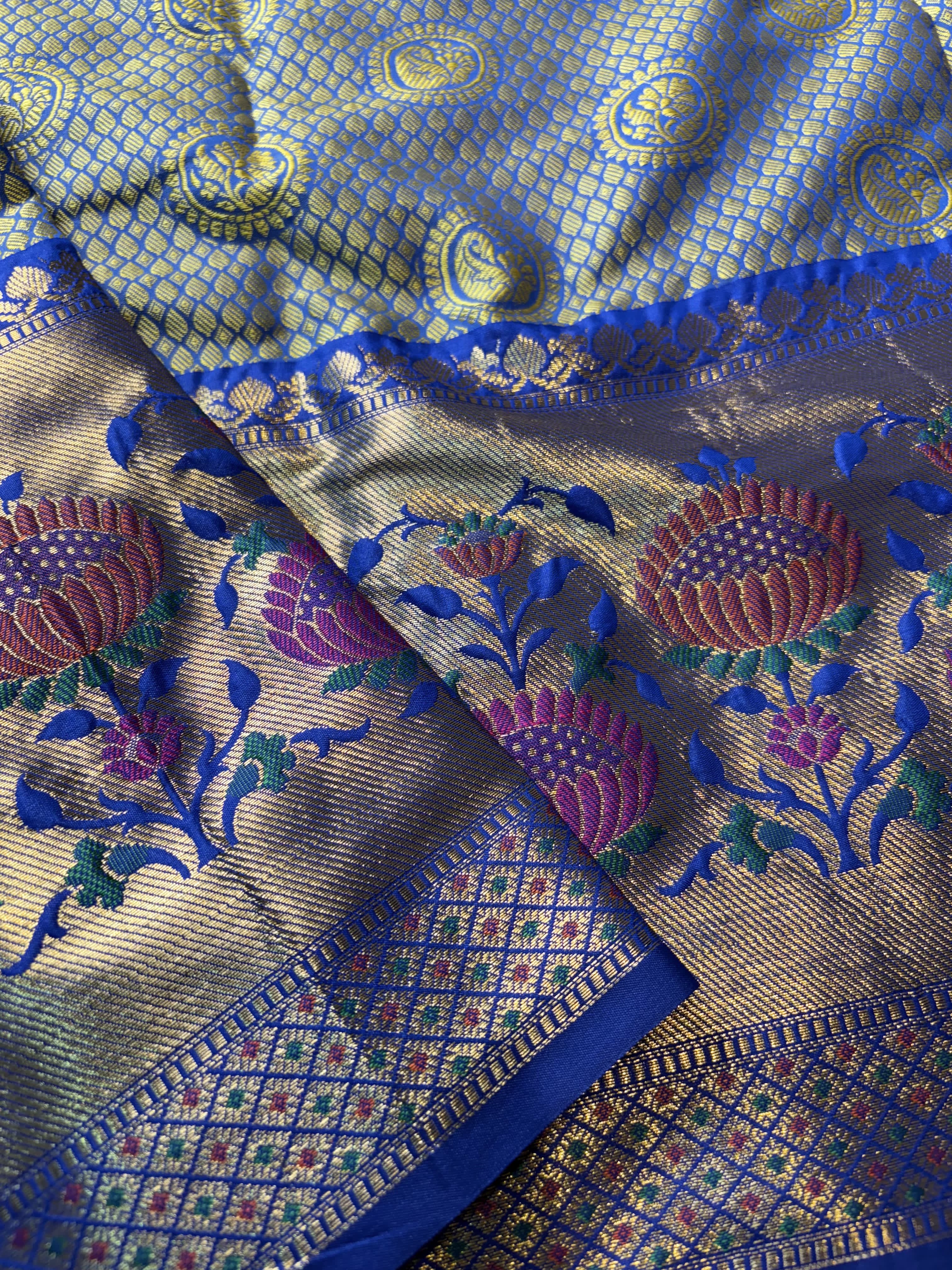 Contrast Banarasi Fancy Katan Tanchui Meena Saree