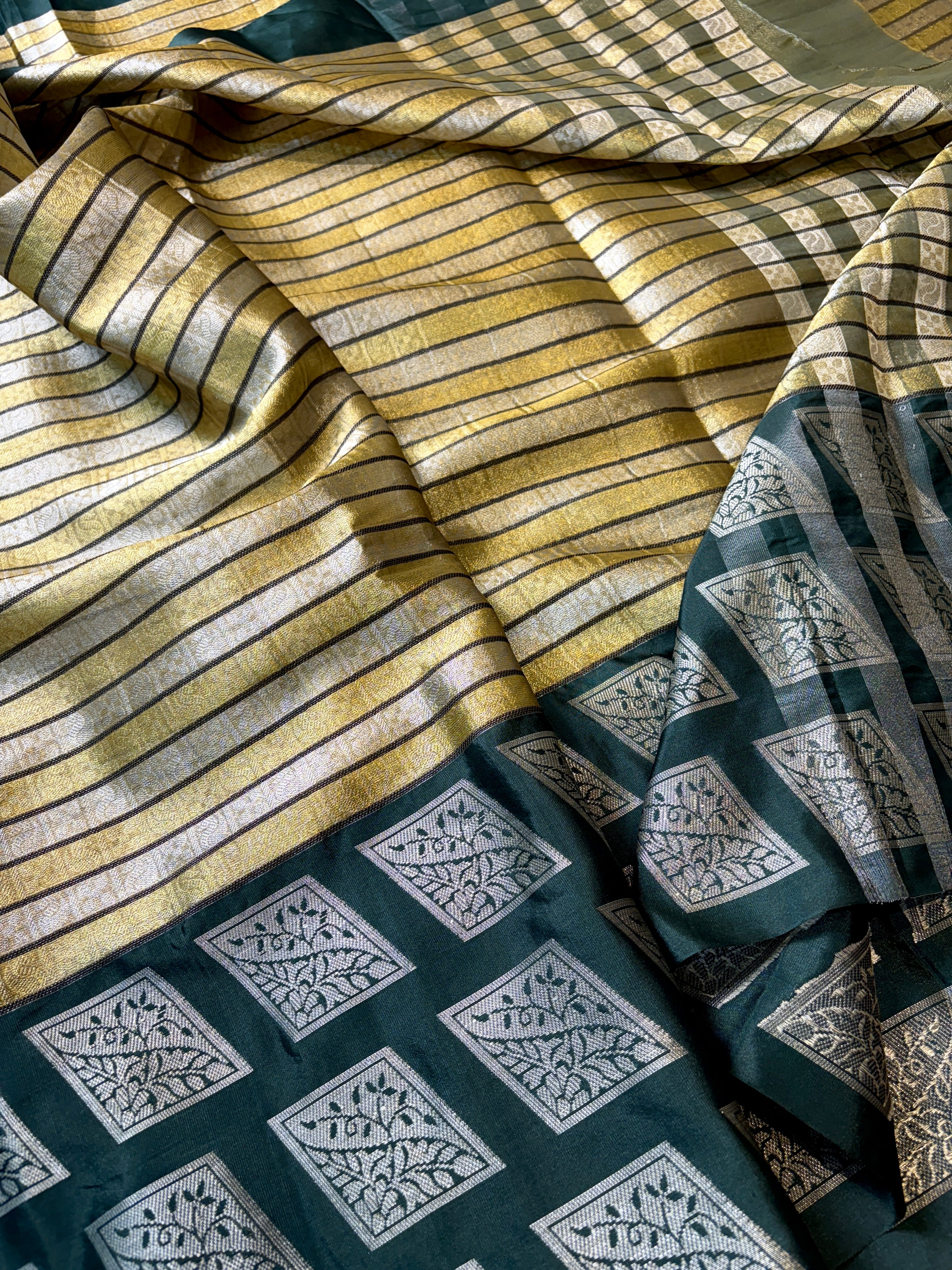 Contrast Banarasi Fancy Tissue Silk Saree