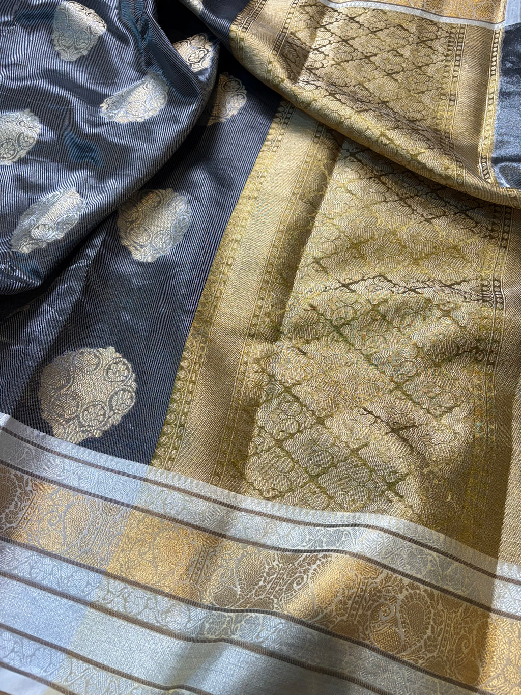 Contrast Banarasi Fancy Katan Tissue Saree
