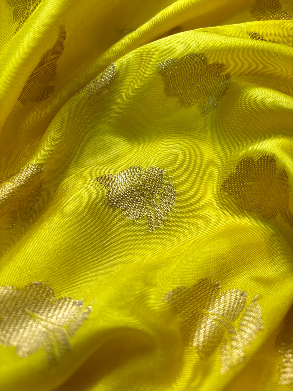 Contrast Banarasi Fancy Katan Silk Saree