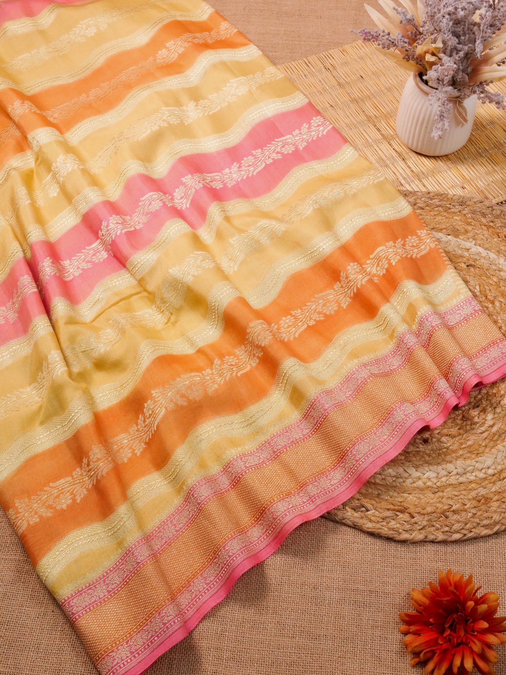 Handwoven Rangkat Banarasi Monga Silk Saree