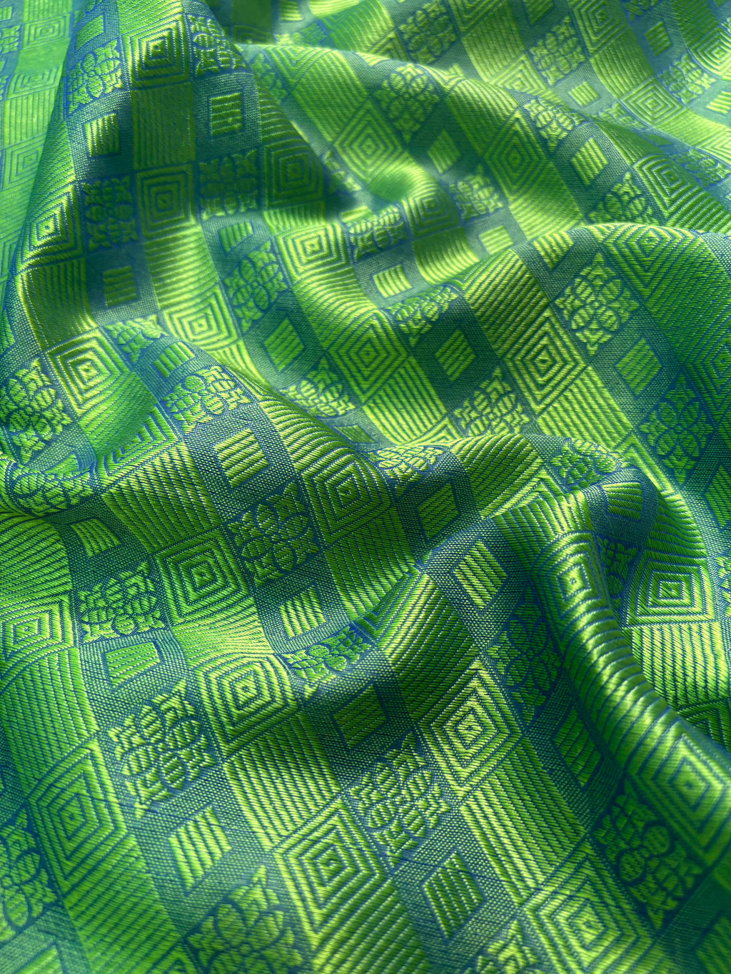 Contrast Banarasi Fancy Katan Tanchui Silk Saree