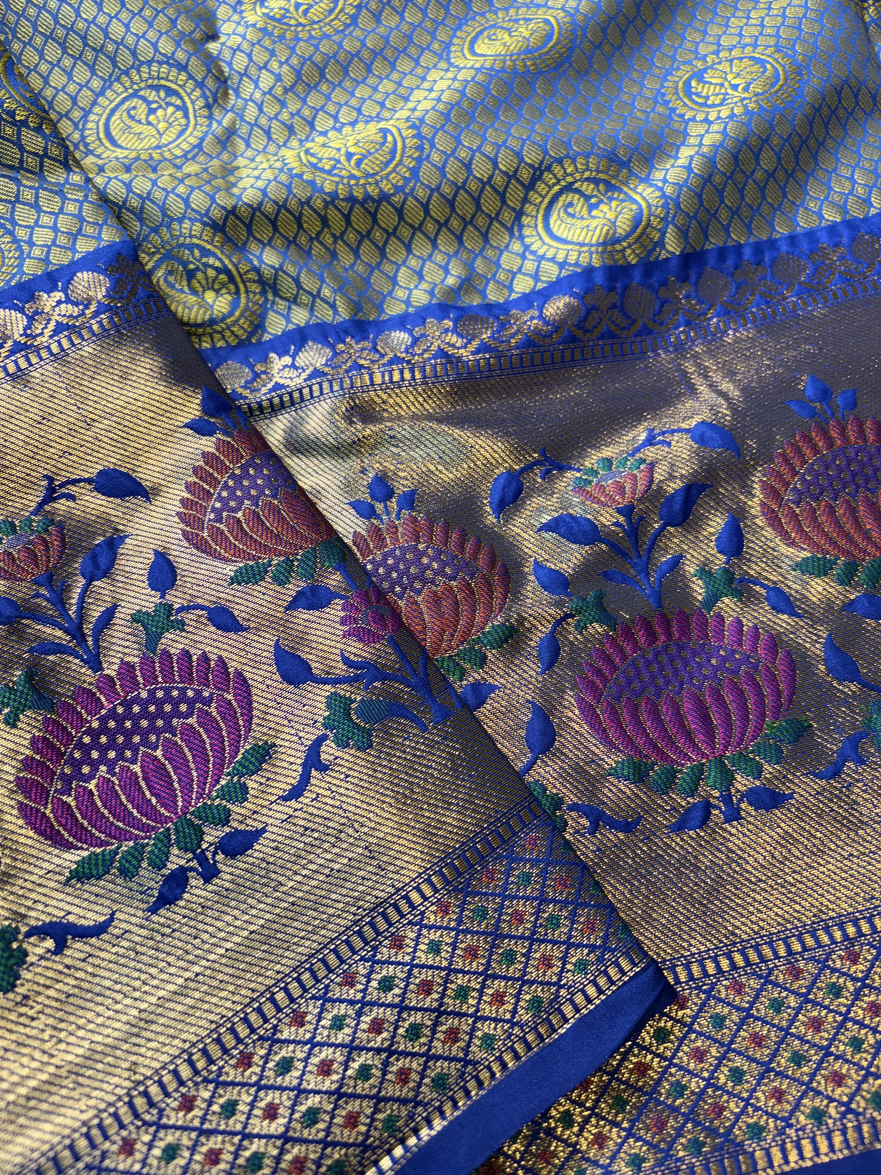 Contrast Banarasi Fancy Katan Tanchui Meena Saree