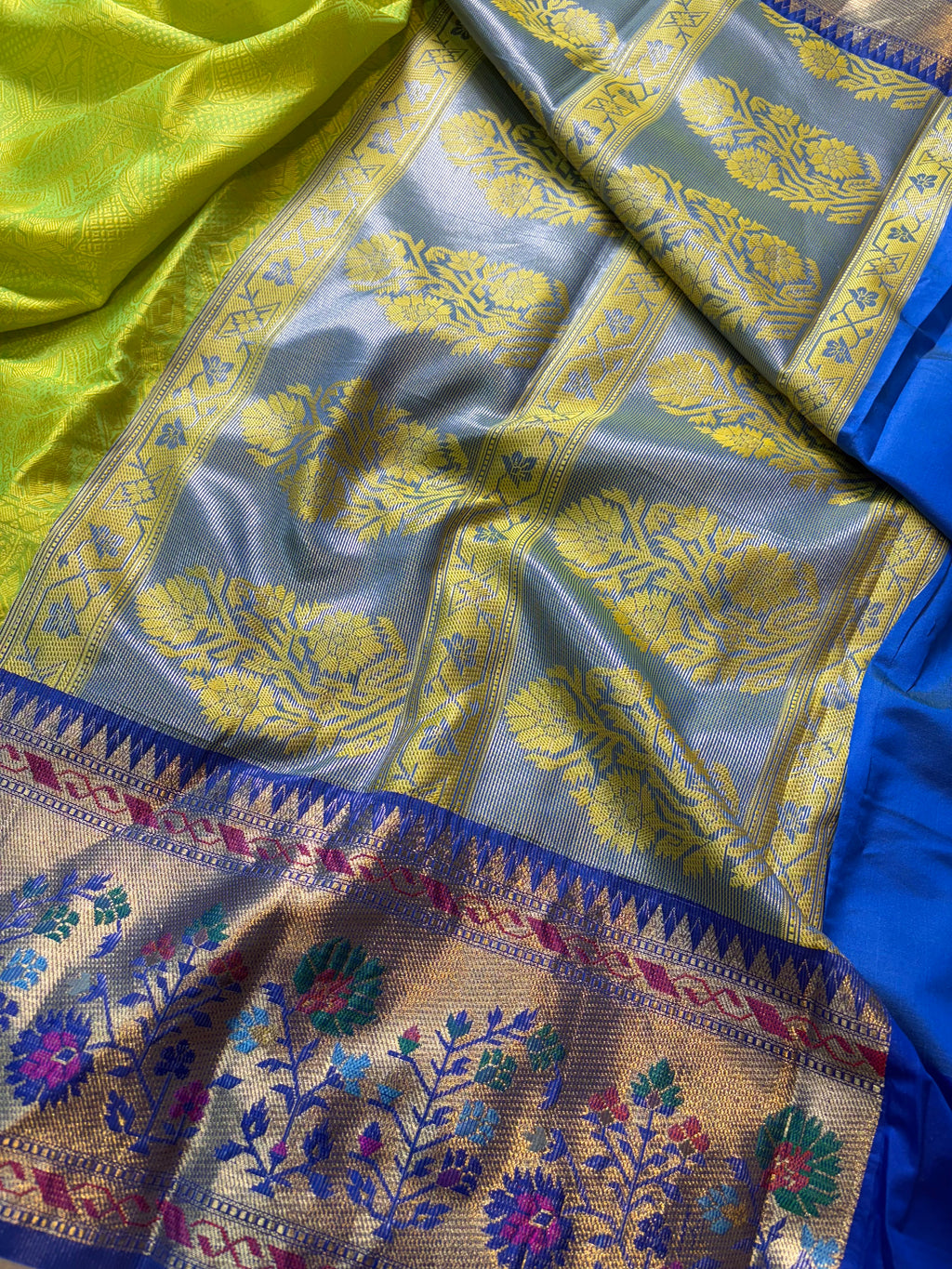 Contrast Banarasi Fancy Katan Tanchui Meena Saree