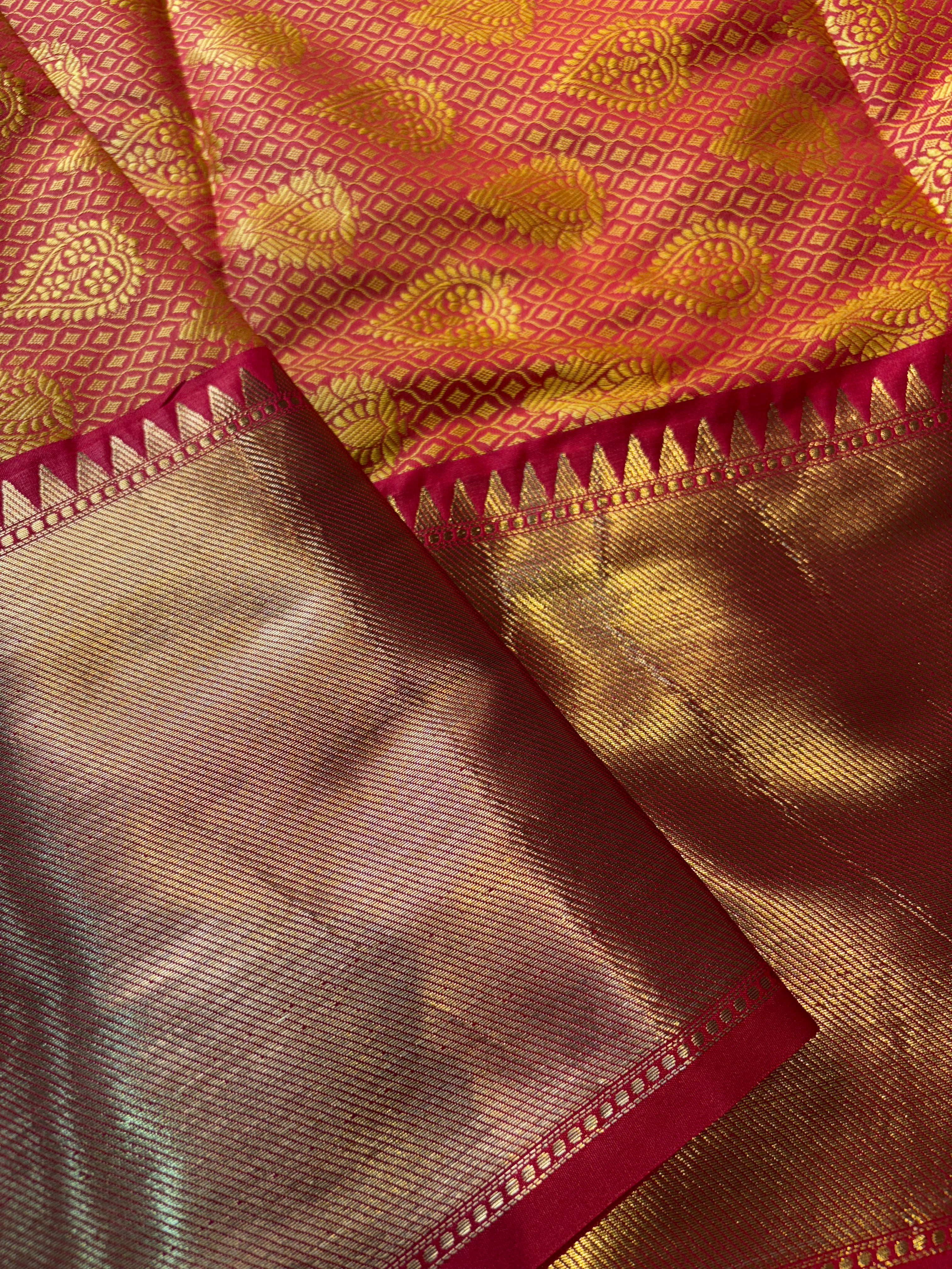 Contrast Banarasi Fancy Katan Tanchui Meena Saree