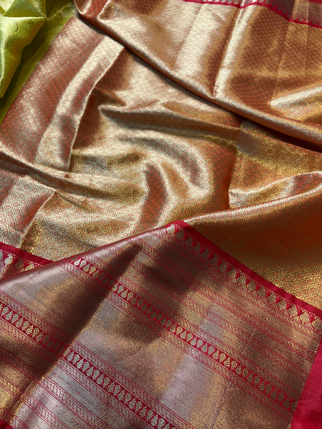 Contrast Banarasi Fancy Katan Tissue Alfi Silk Saree