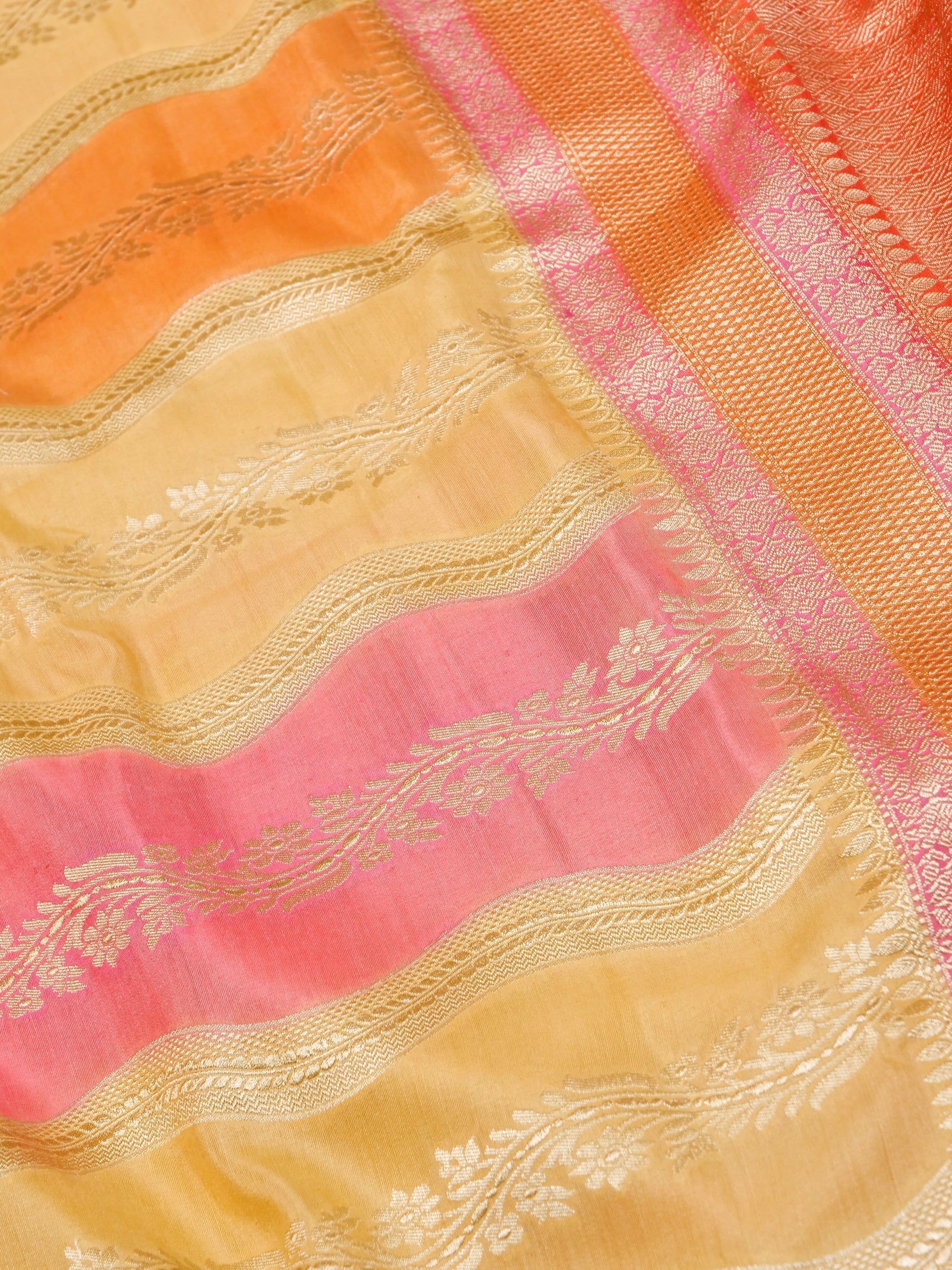 Handwoven Rangkat Banarasi Monga Silk Saree