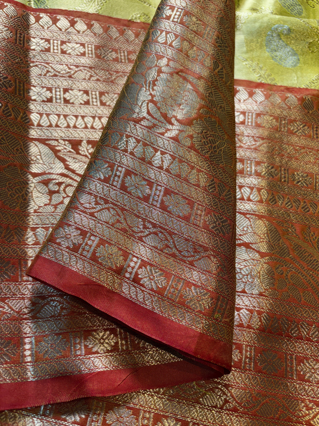 Contrast Banarasi Fancy Katan Tissue Alfi Silk Saree