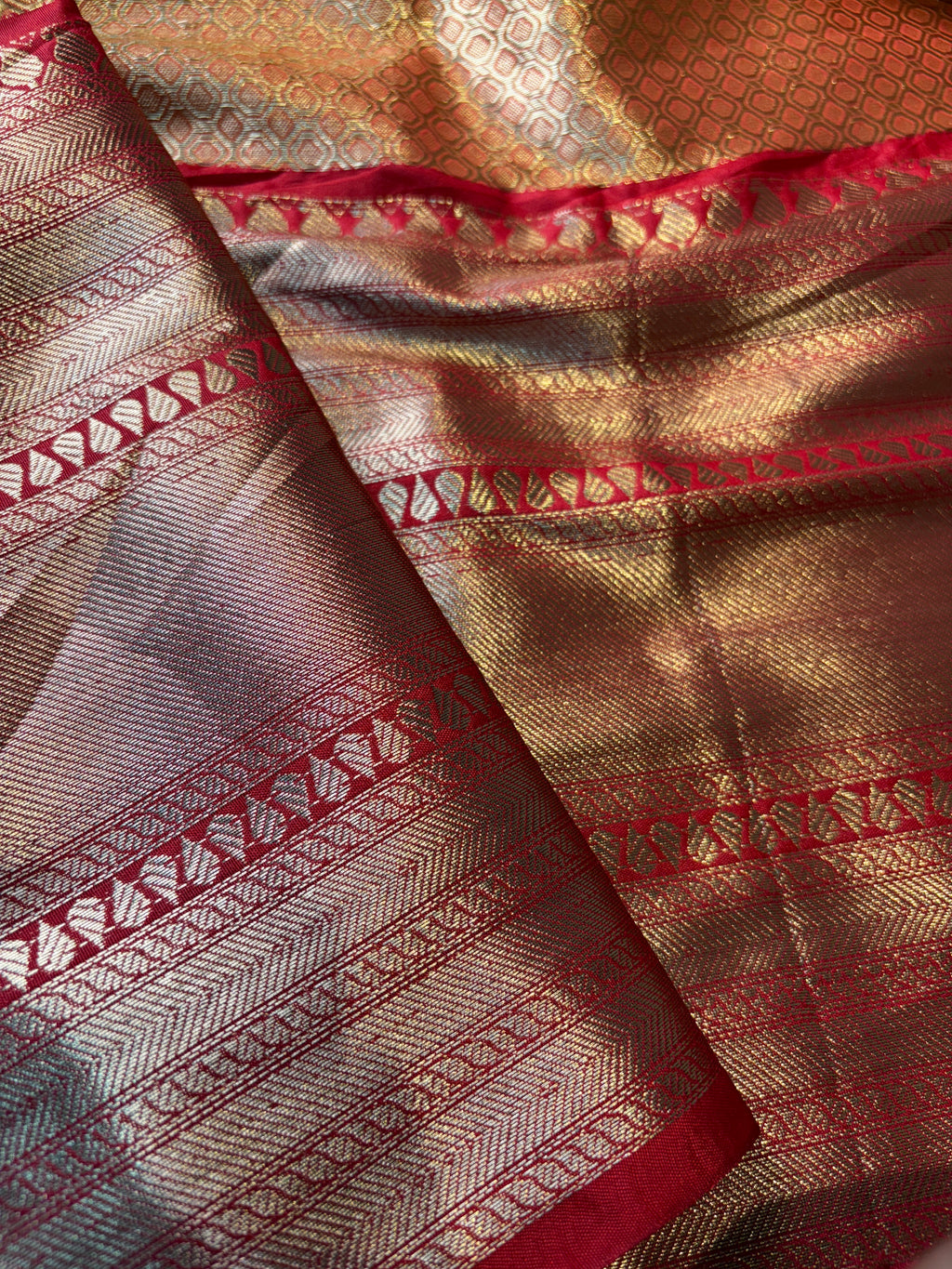 Contrast Banarasi Fancy Katan Tissue Alfi Silk Saree