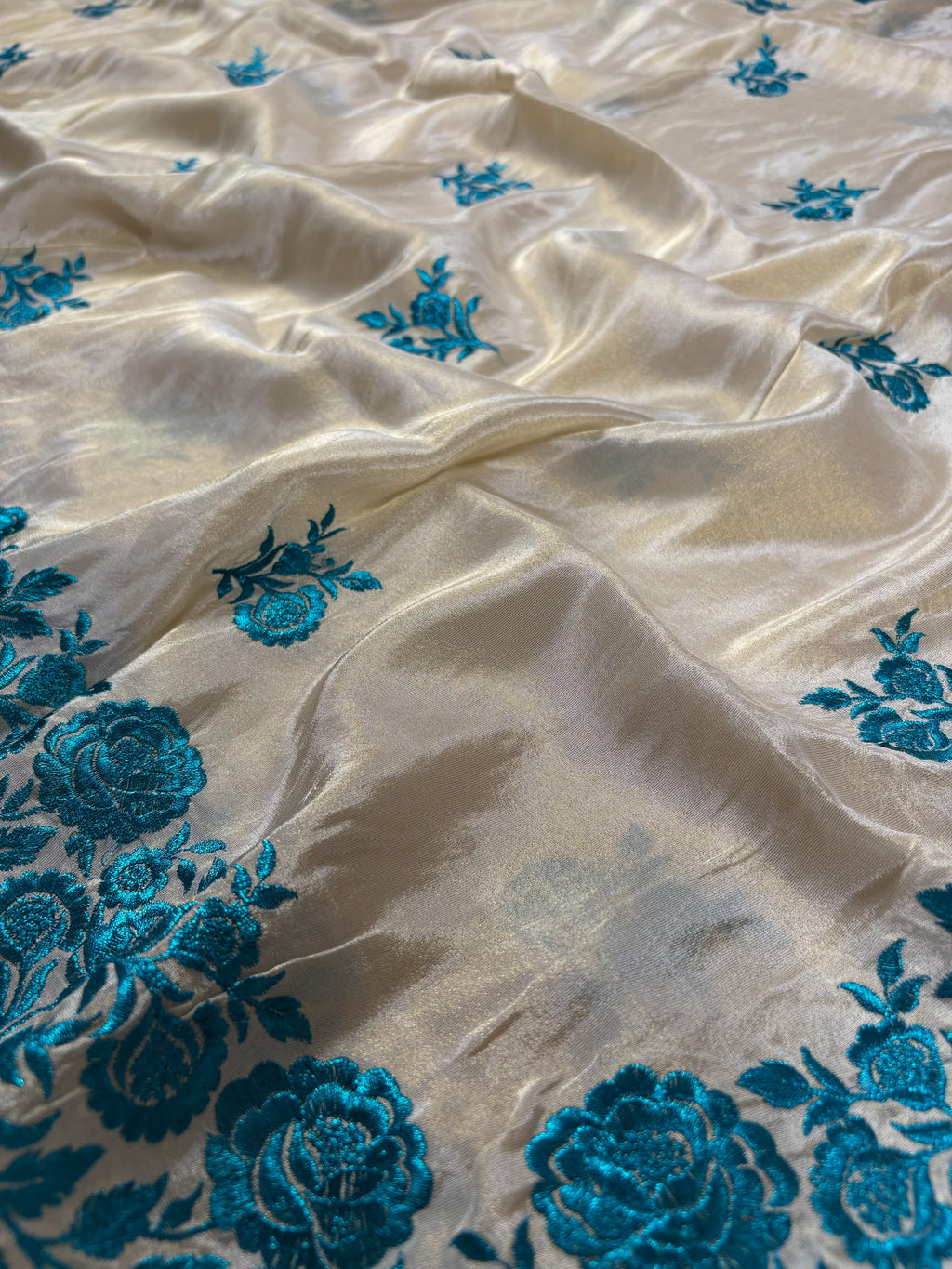 Cream Banarasi Mul-Tissue Silk Suit