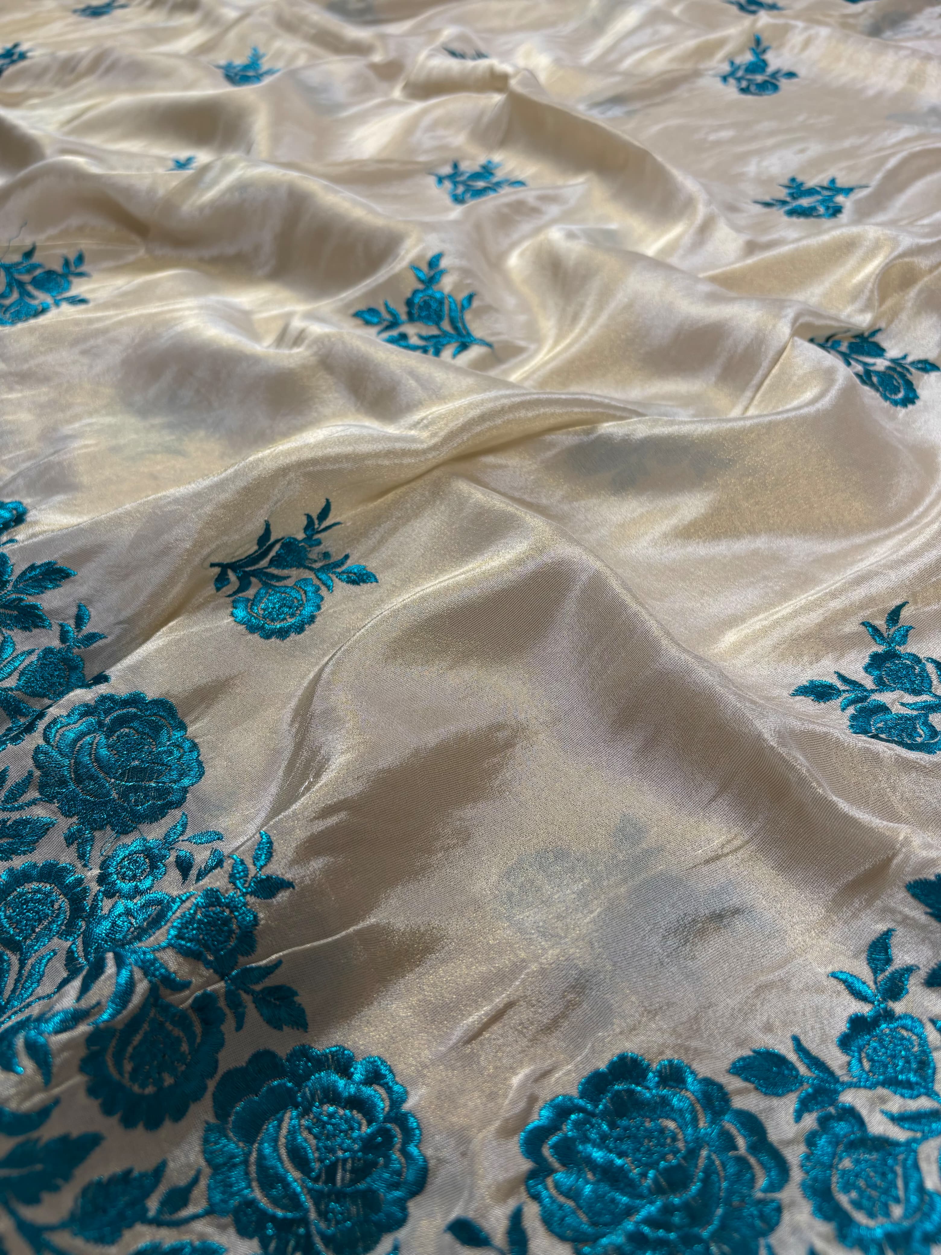 Cream Banarasi Mul-Tissue Silk Suit