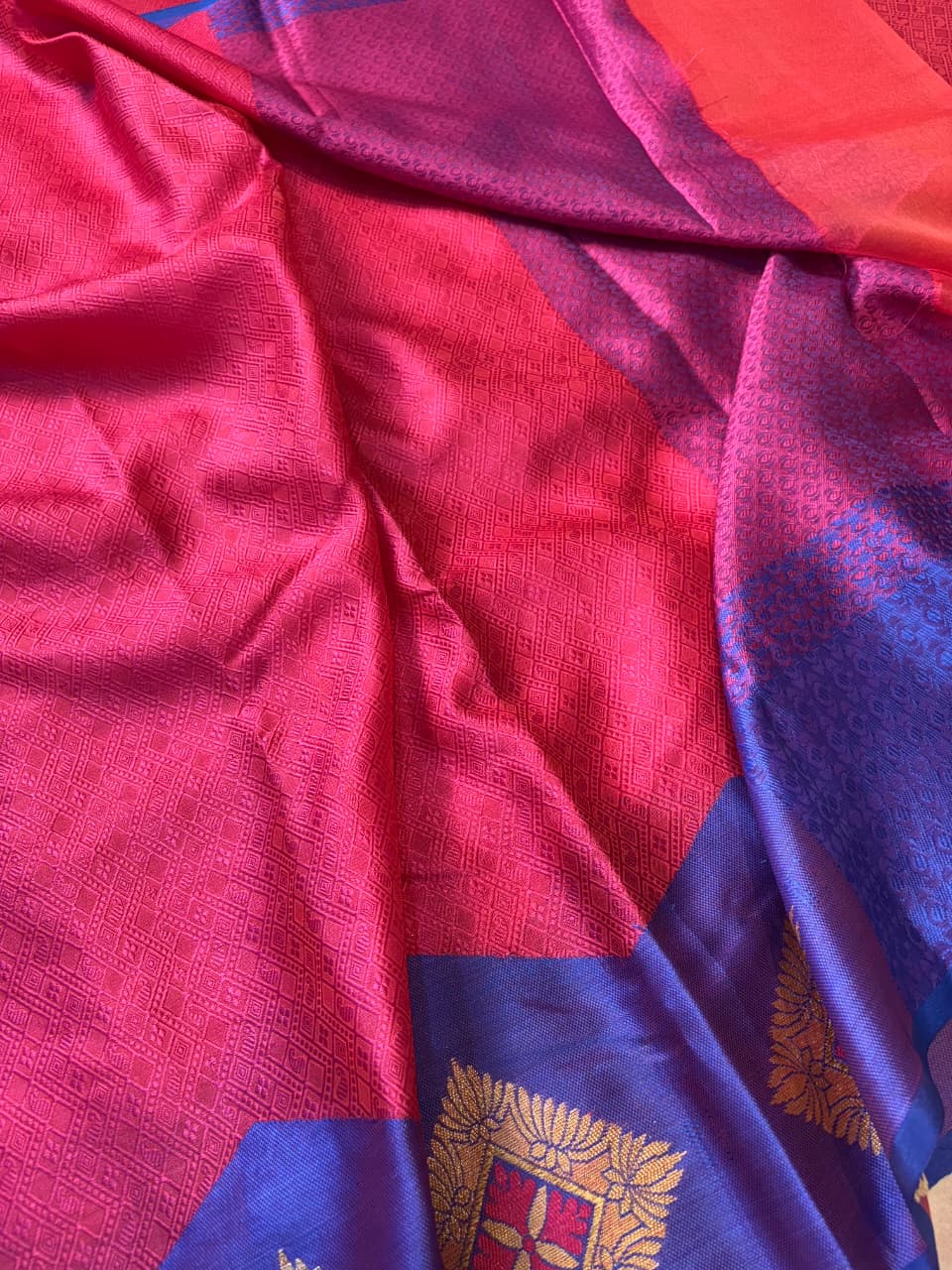 Contrast Banarasi Fancy Katan Tanchui Meena Saree