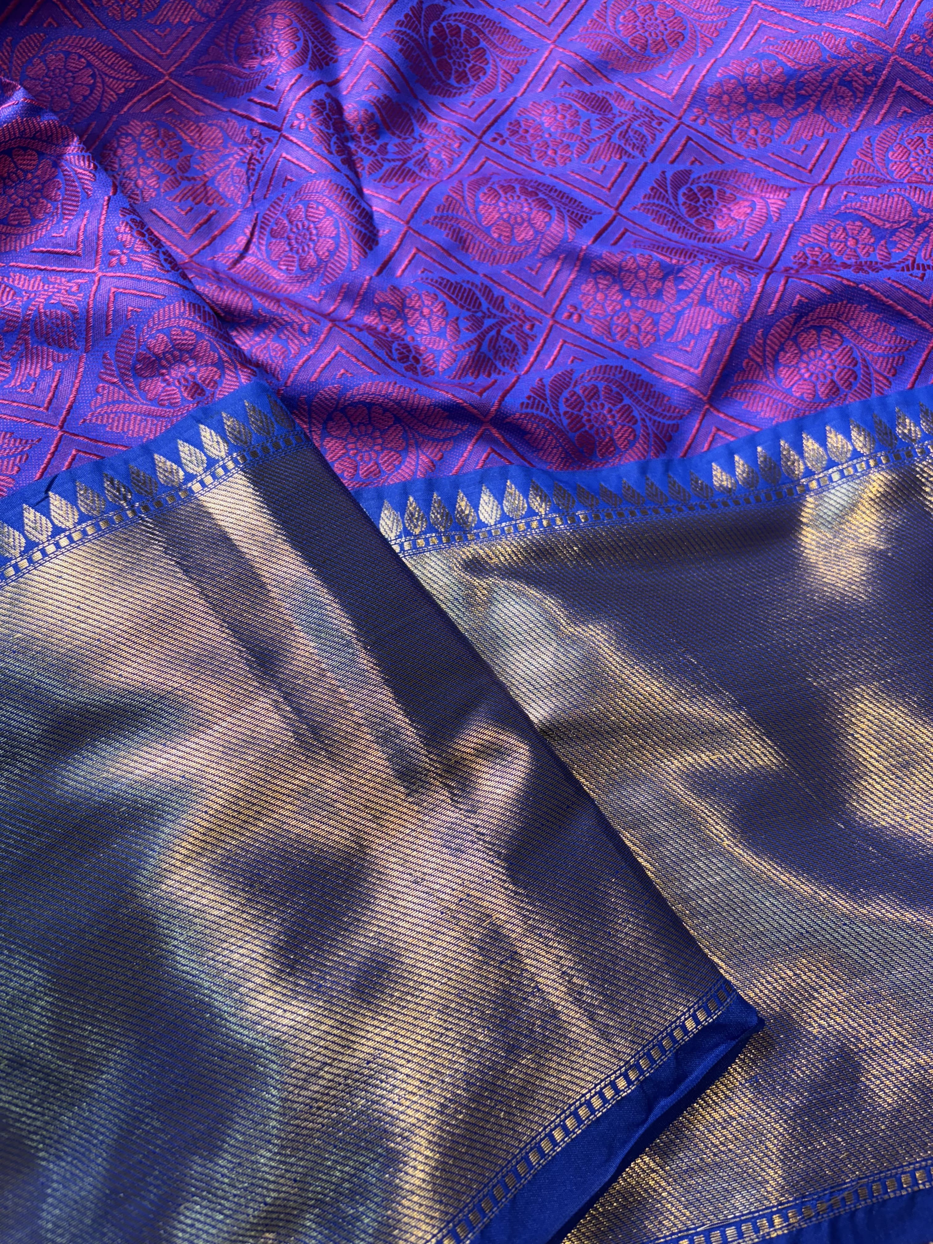 Contrast Banarasi Fancy Katan Tanchui Meena Saree
