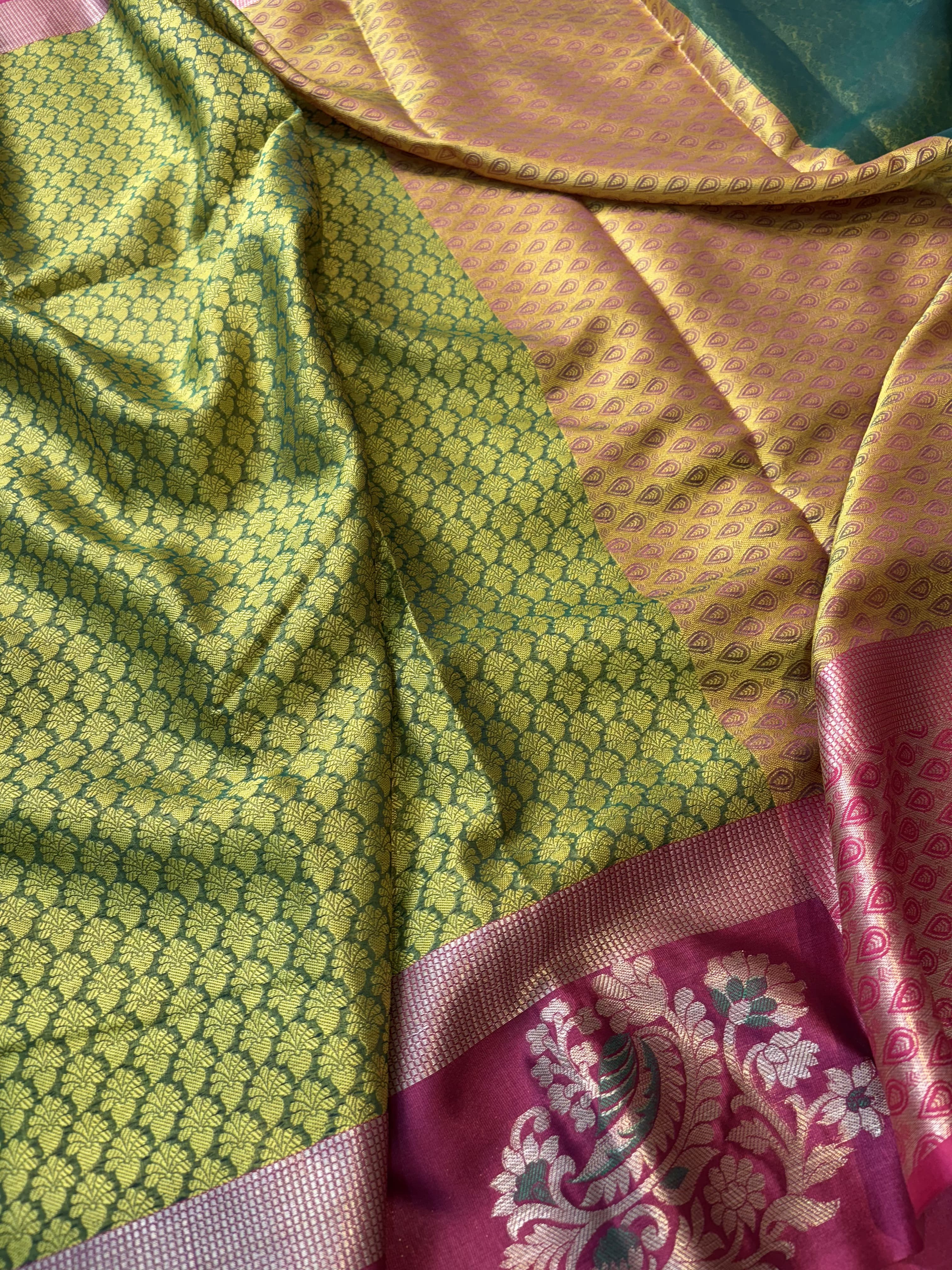 Contrast Banarasi Fancy Katan Tanchui Silk Saree