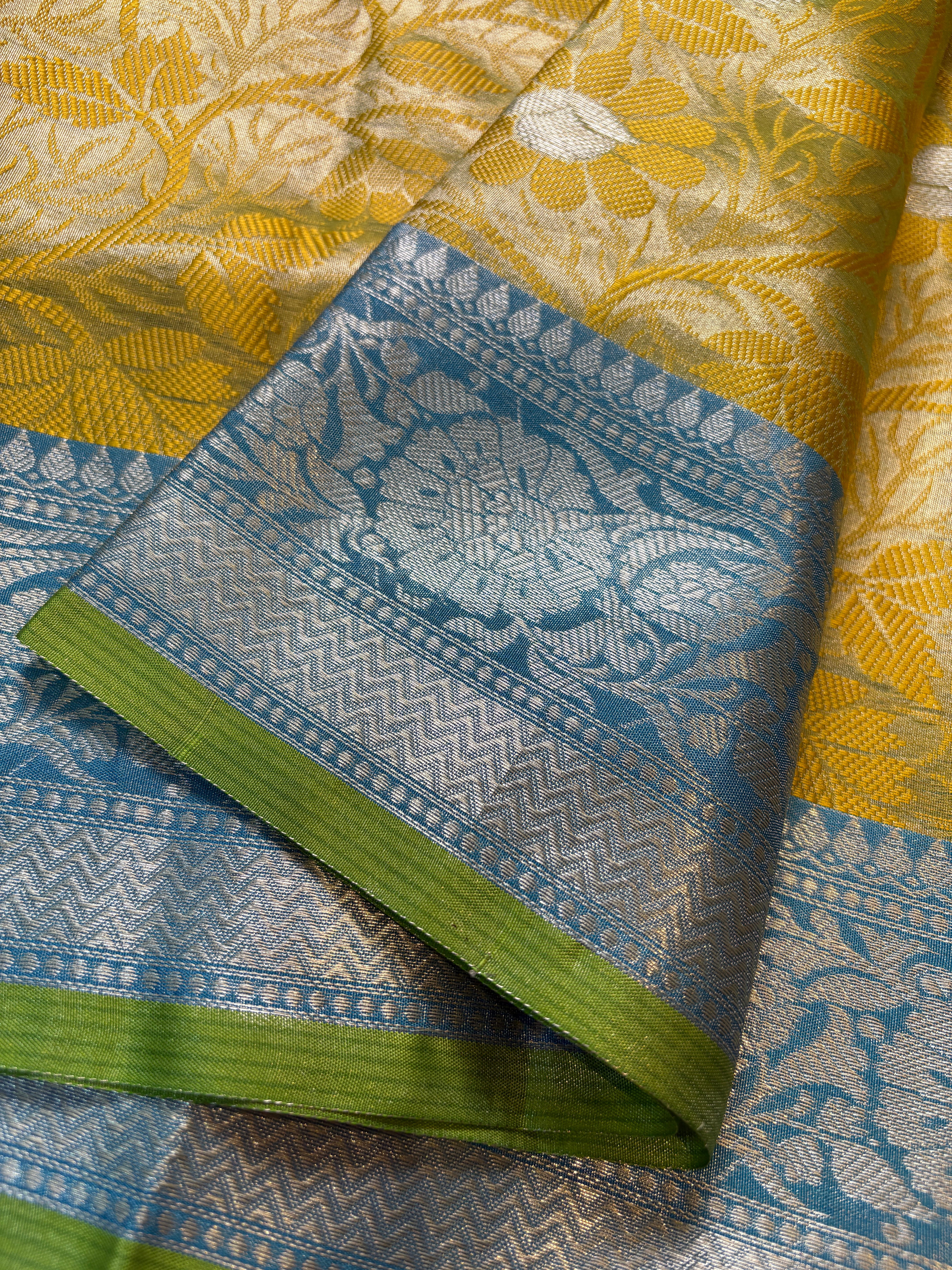 Contrast Banarasi Fancy Katan Tanchui Alfi Saree