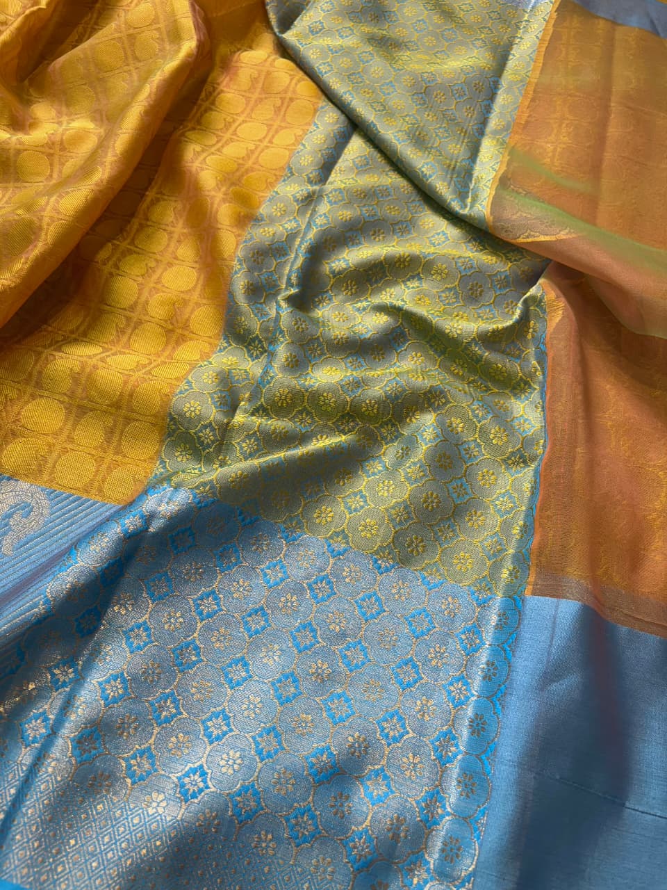 Contrast Banarasi Fancy Katan Tanchui Meena Saree