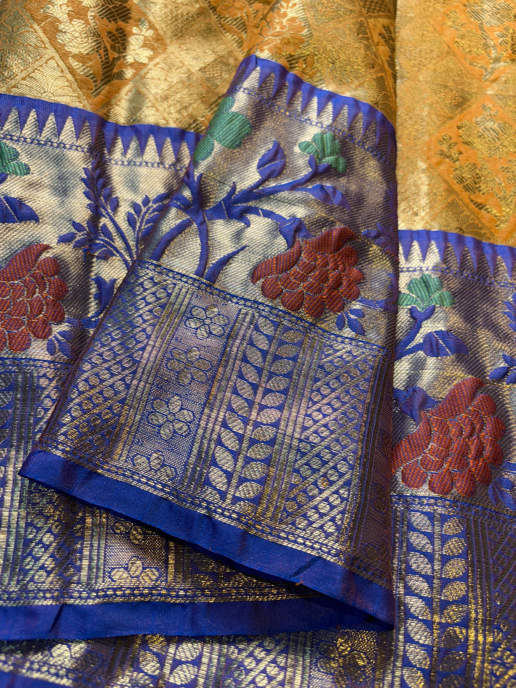 Contrast Banarasi Fancy Katan Tissue Meena Silk Saree